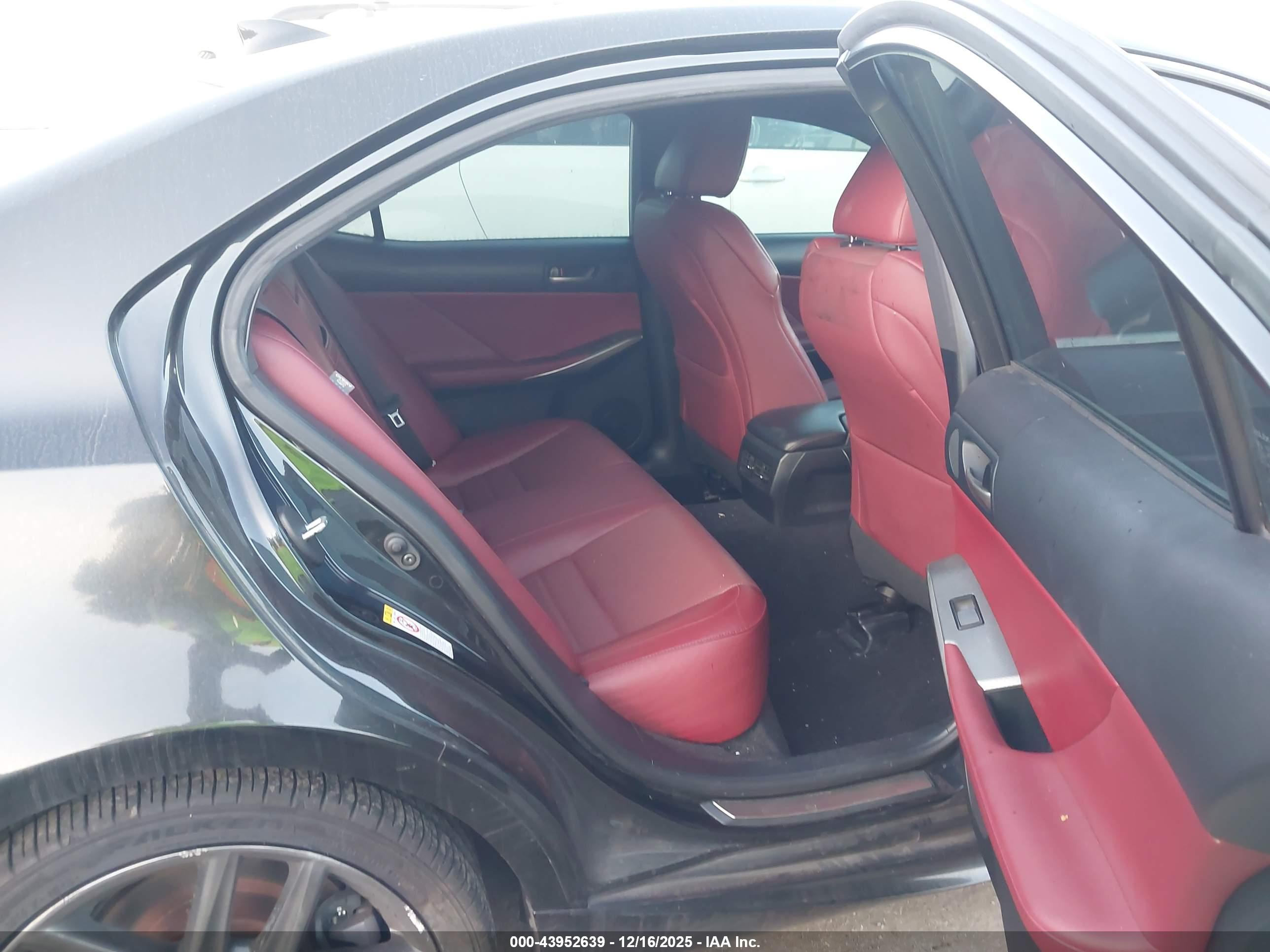 LEXUS IS image 8
