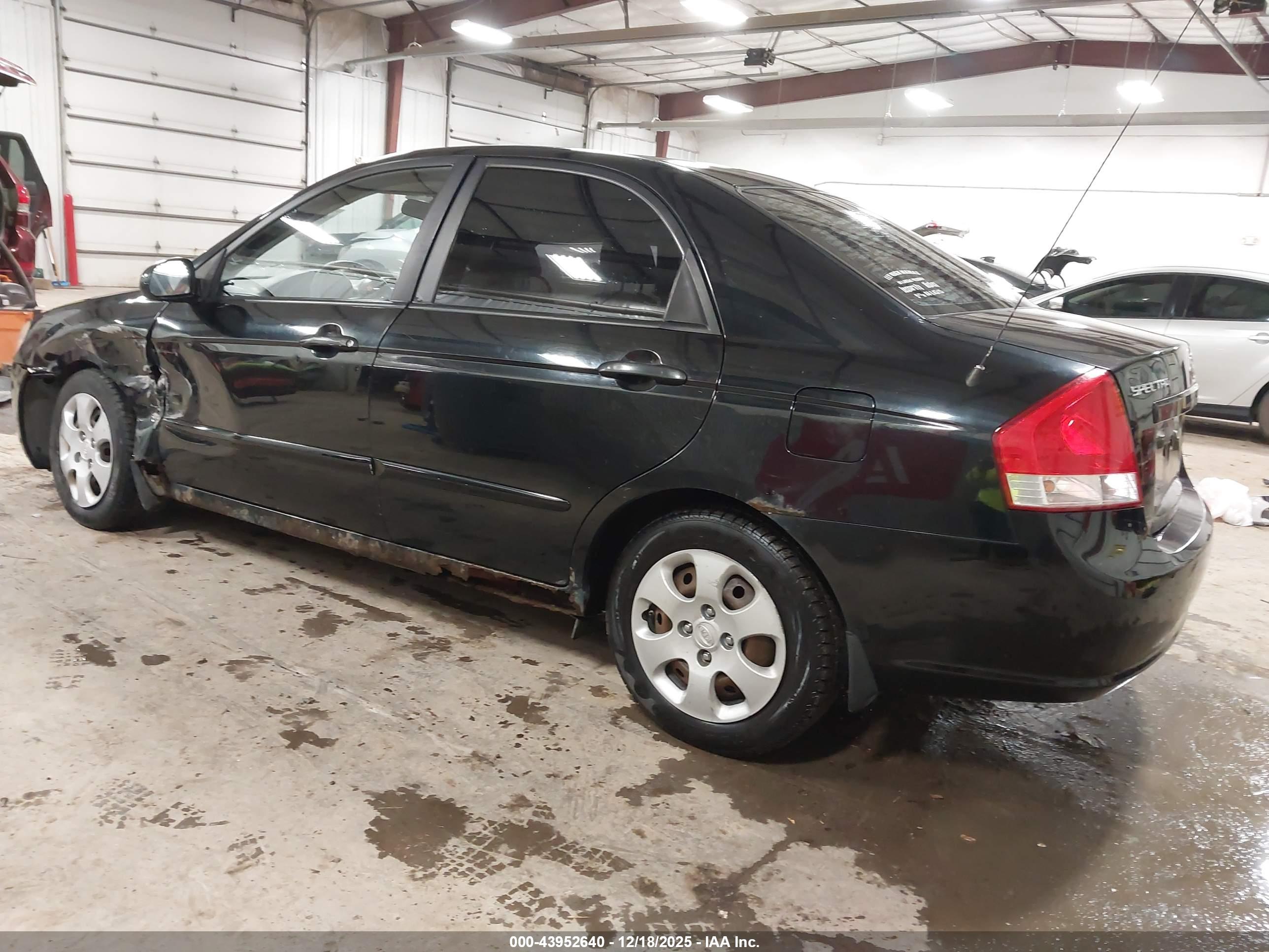 KIA SPECTRA image 3