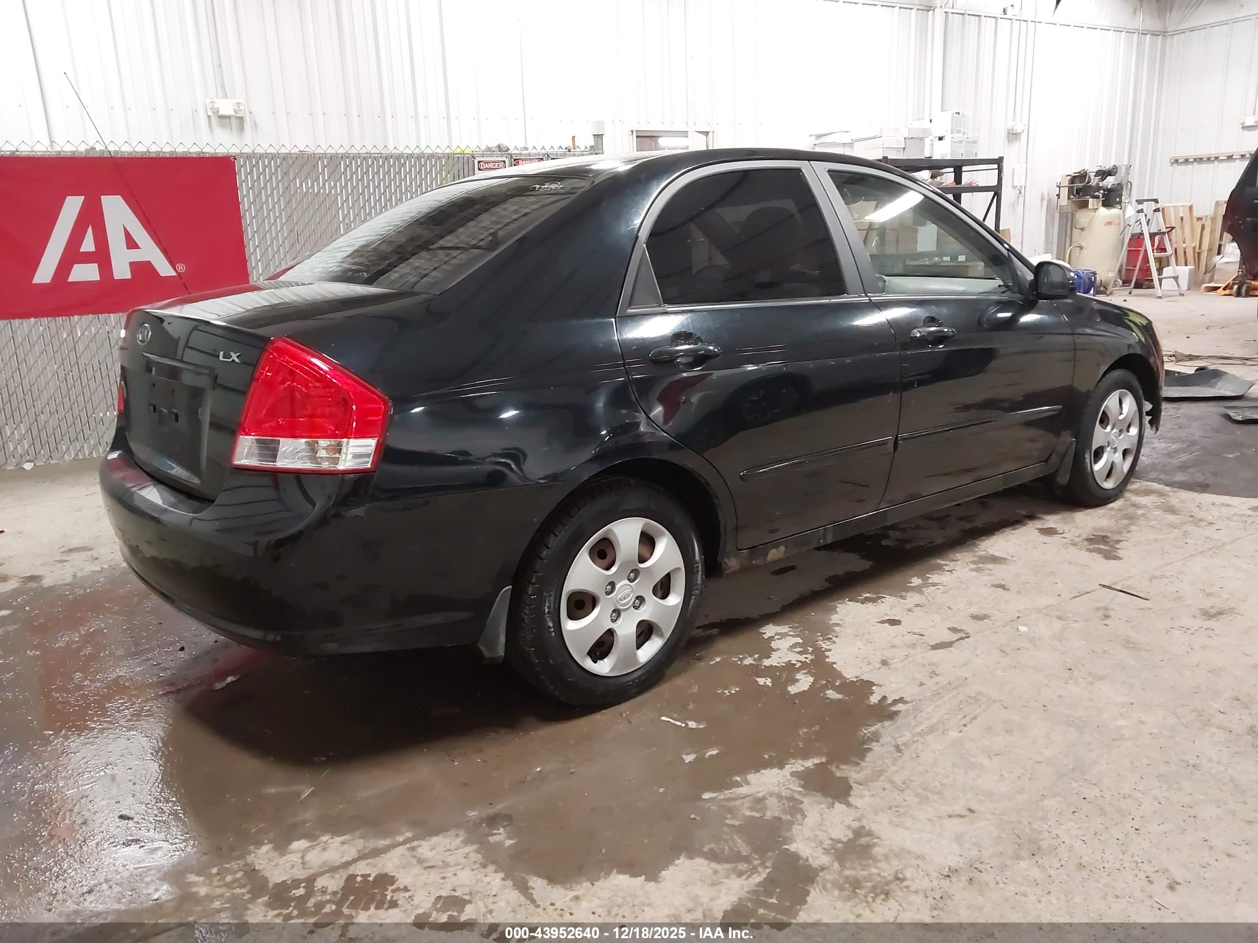 KIA SPECTRA image 4