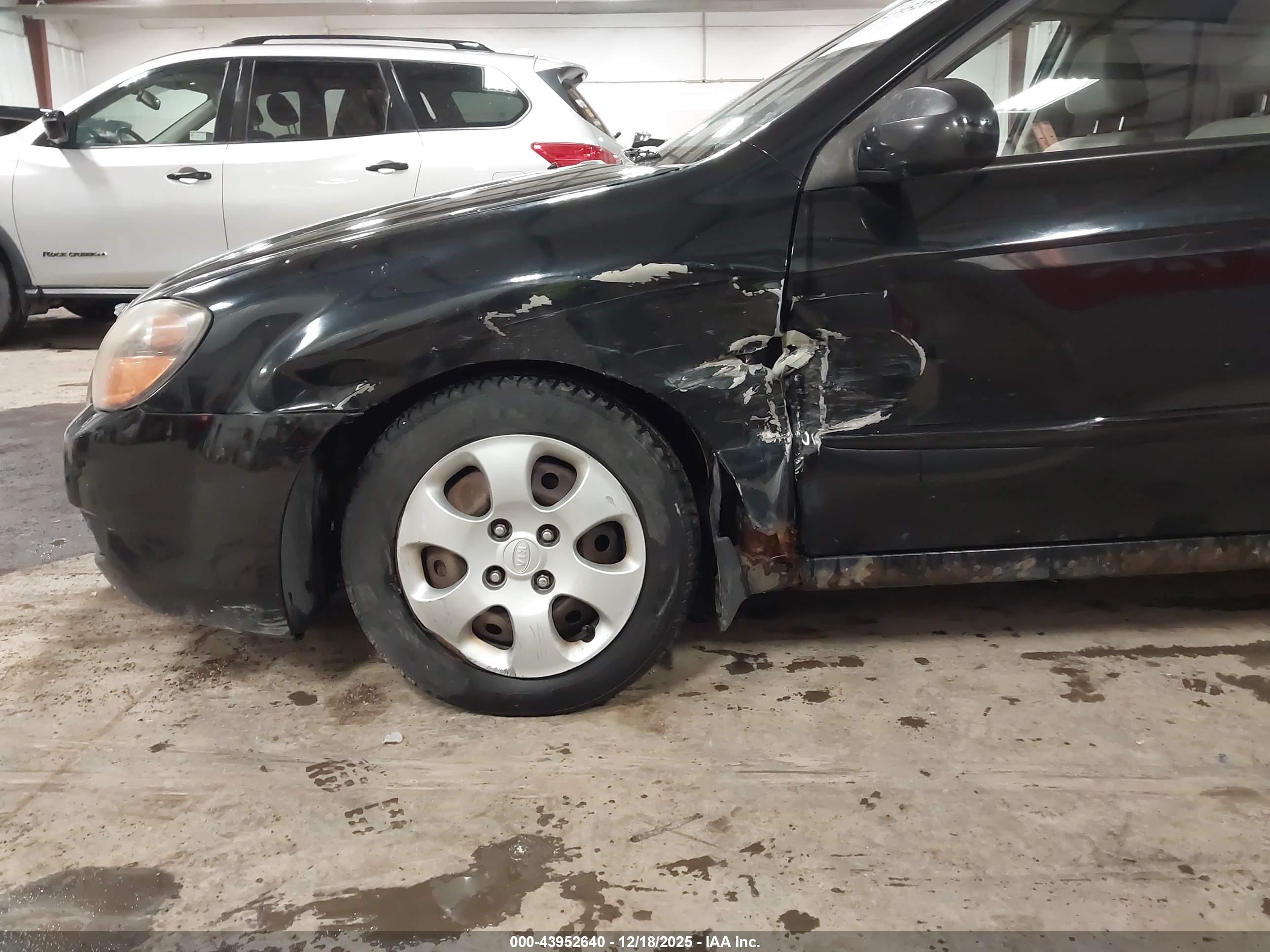 KIA SPECTRA image 6