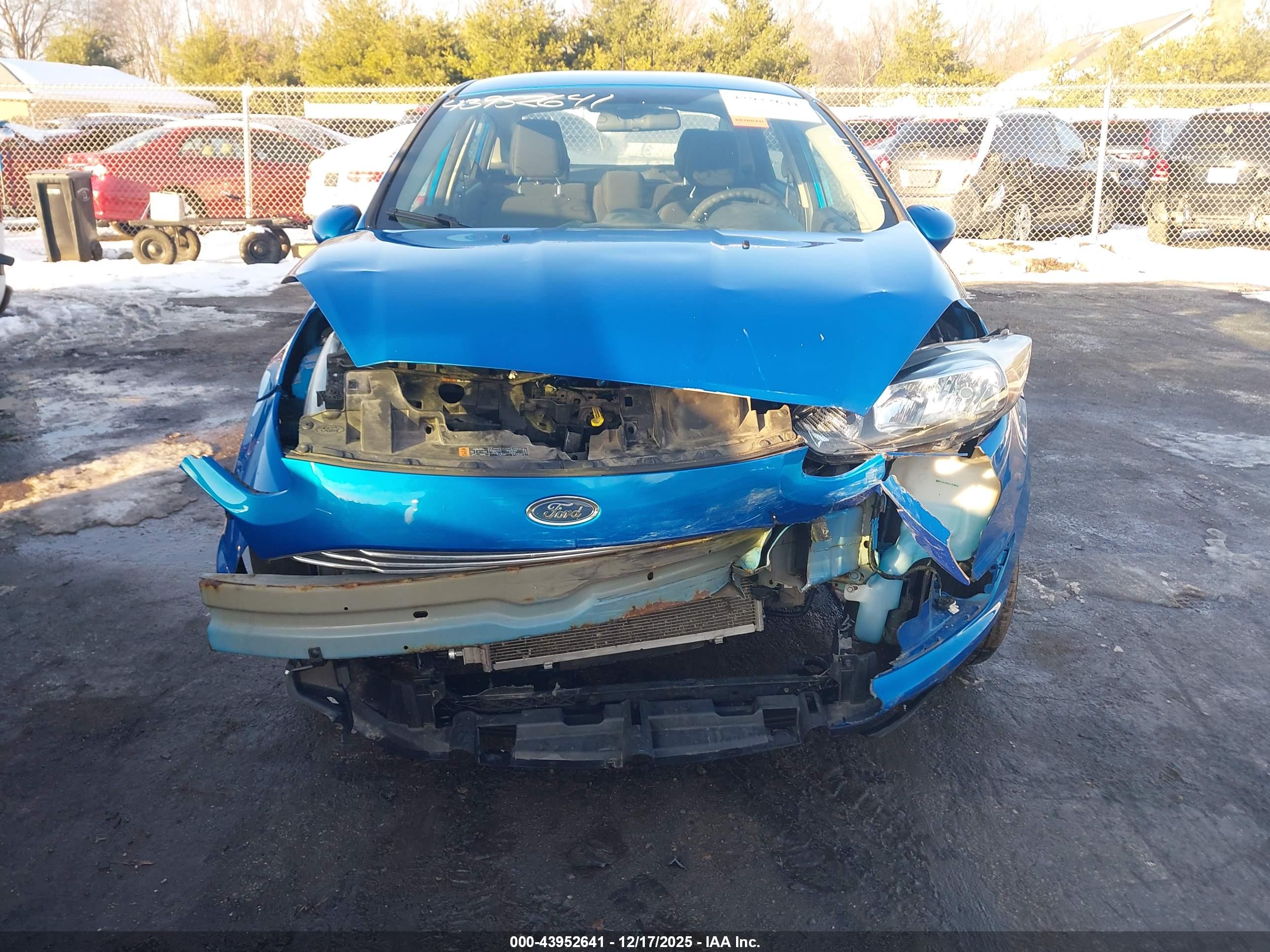 FORD FIESTA image 6