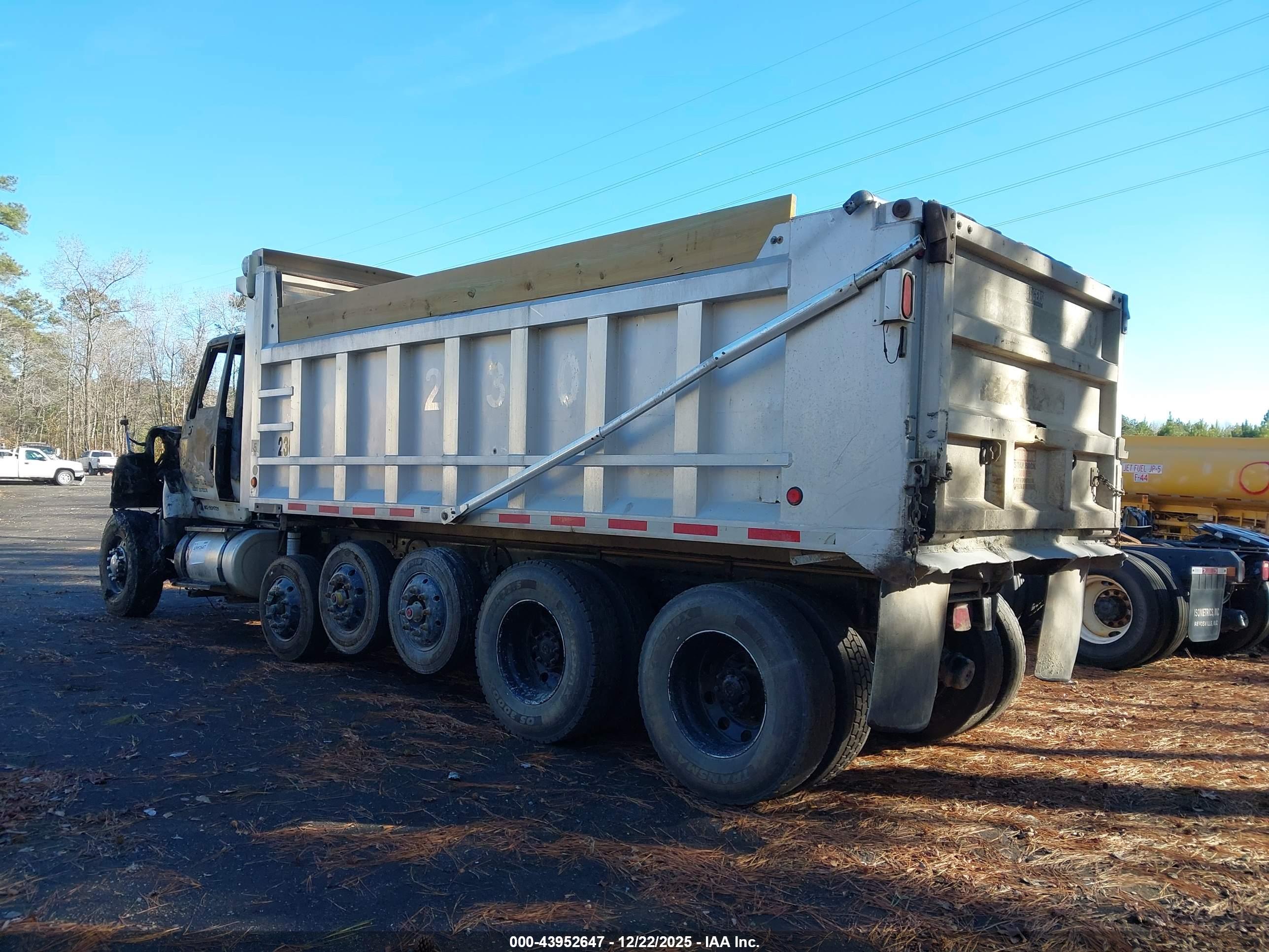 INTERNATIONAL 7000 image 3