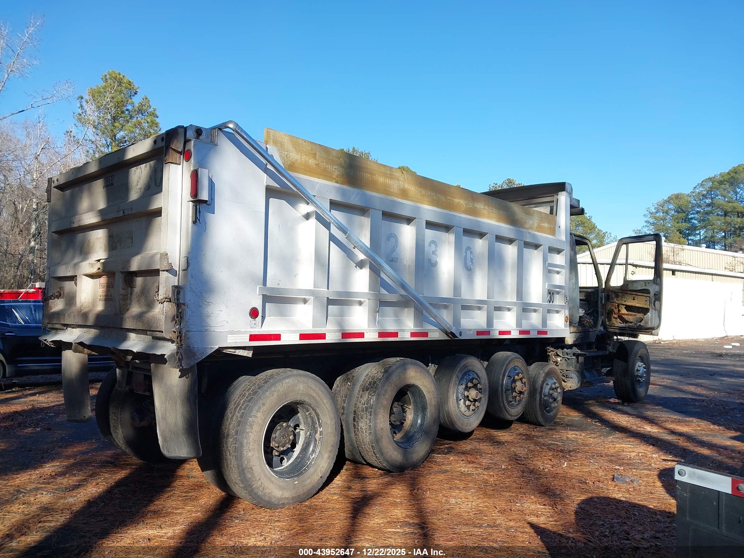 INTERNATIONAL 7000 image 4