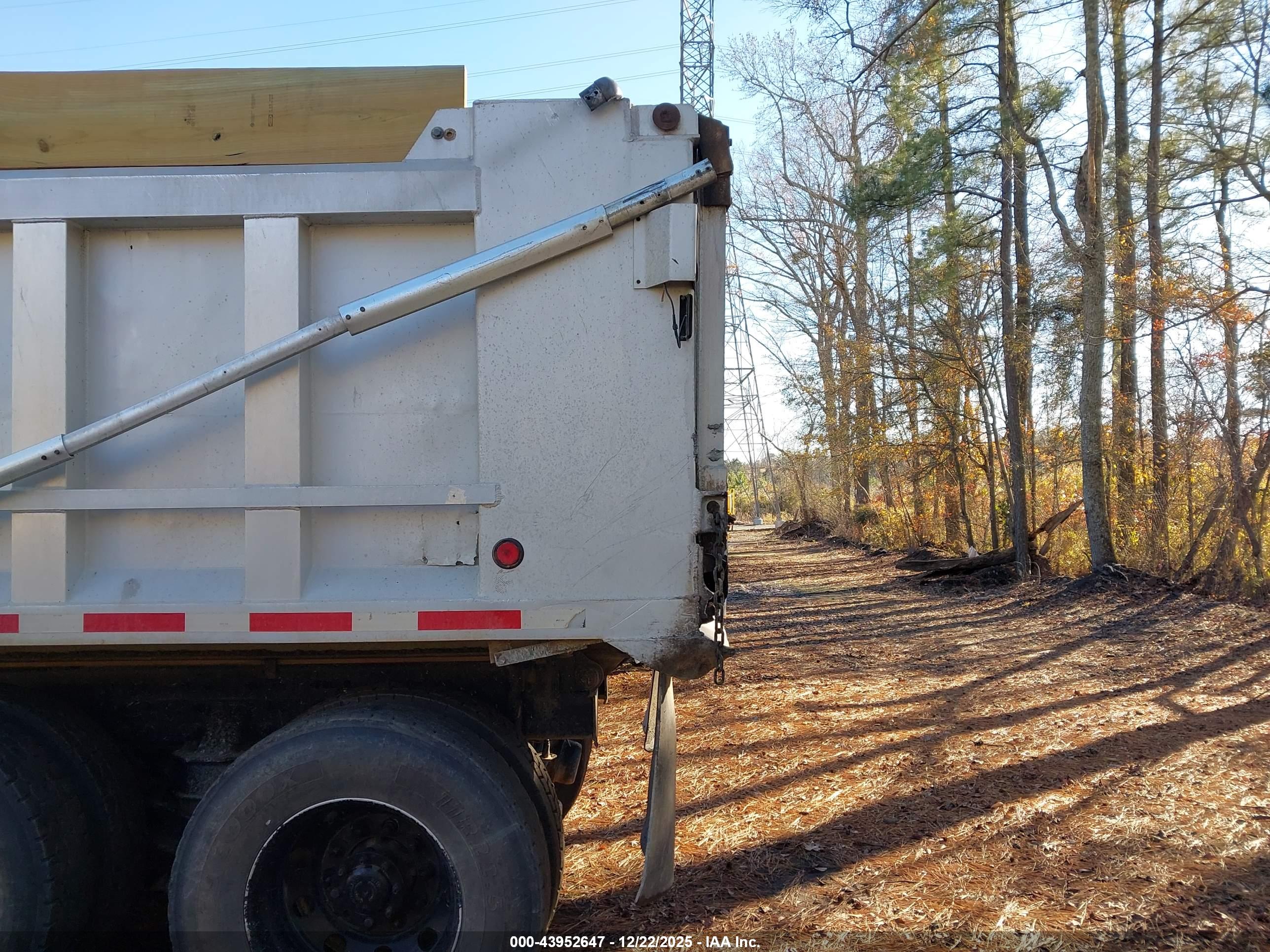 INTERNATIONAL 7000 image 8