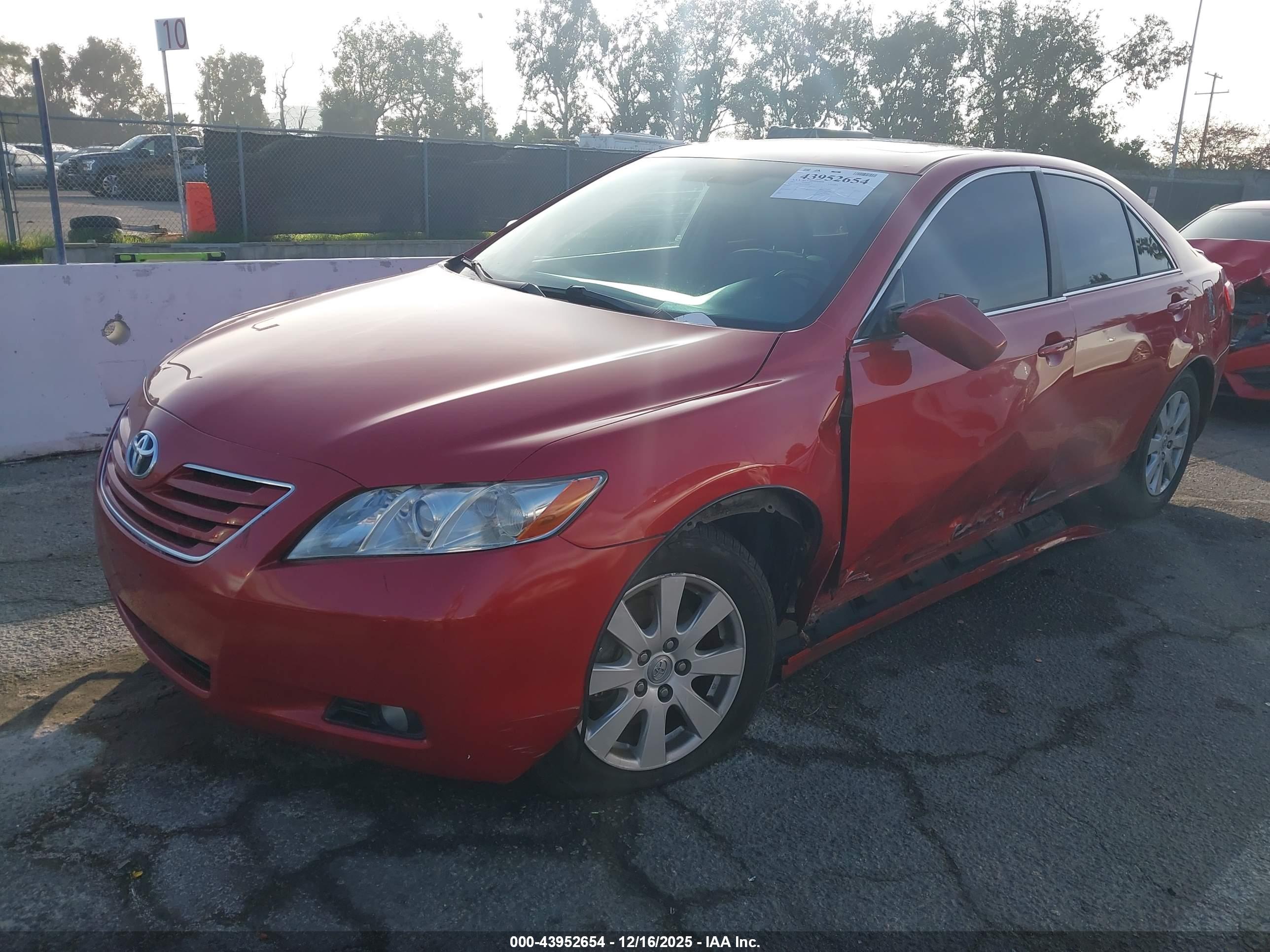 TOYOTA CAMRY image 2