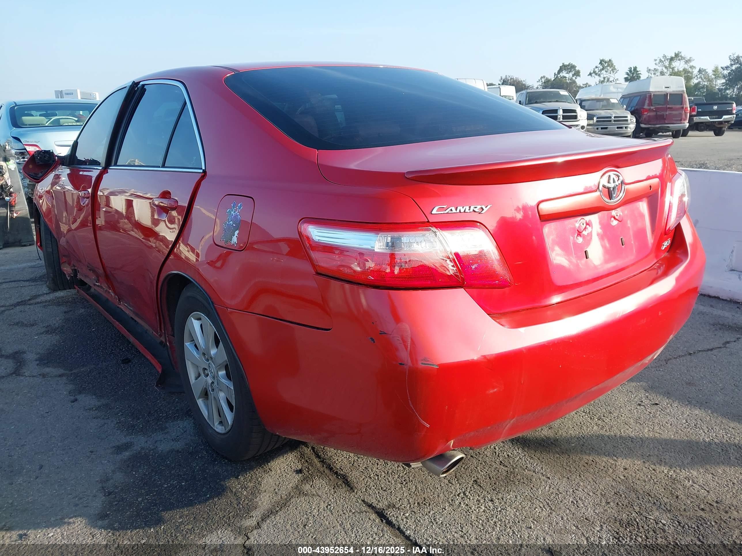 TOYOTA CAMRY image 3