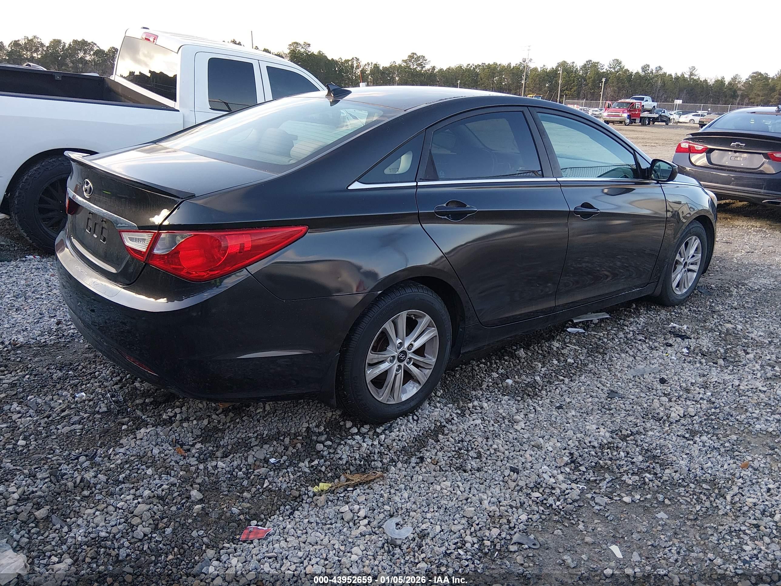 HYUNDAI SONATA image 4