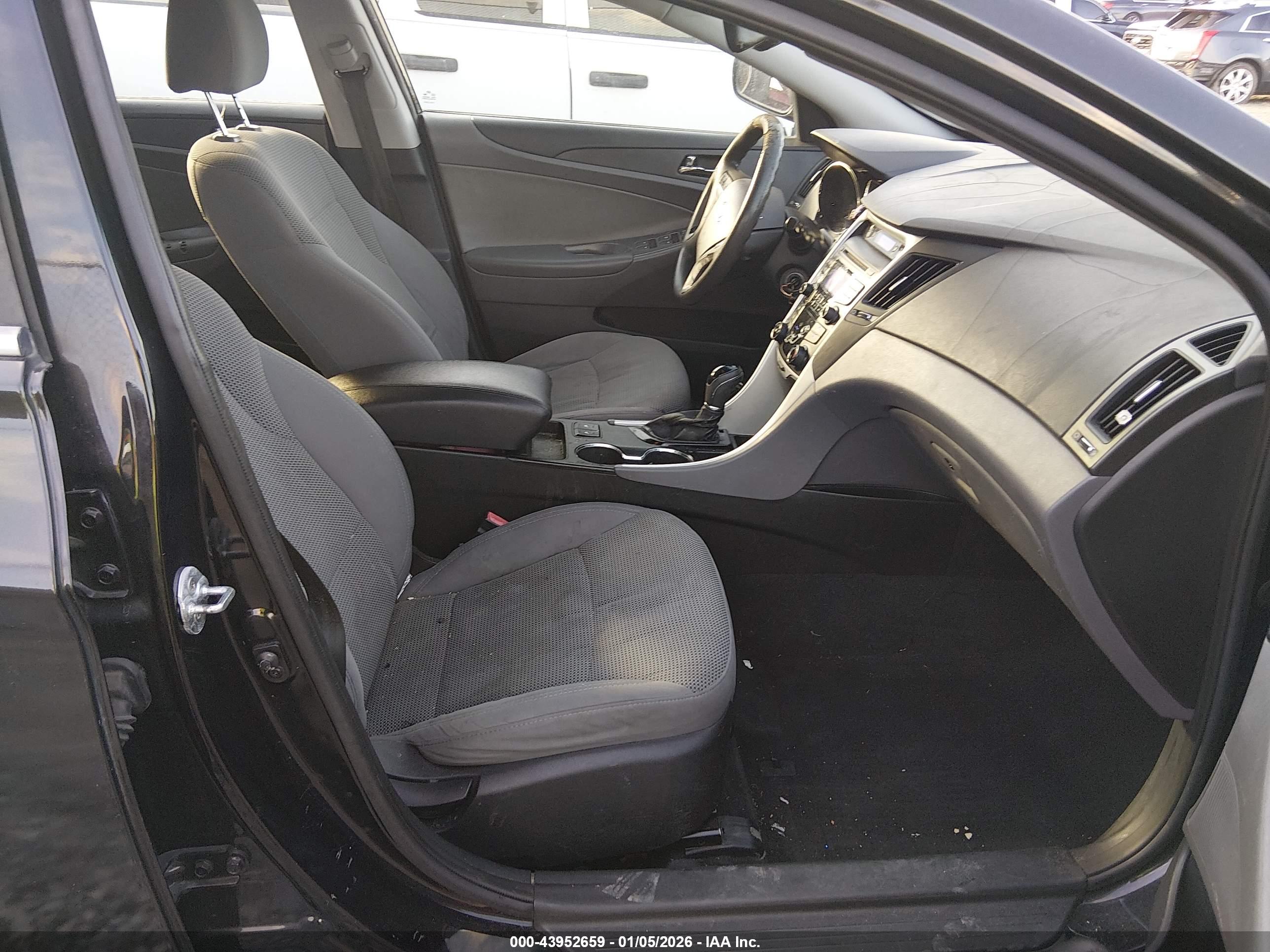 HYUNDAI SONATA image 5