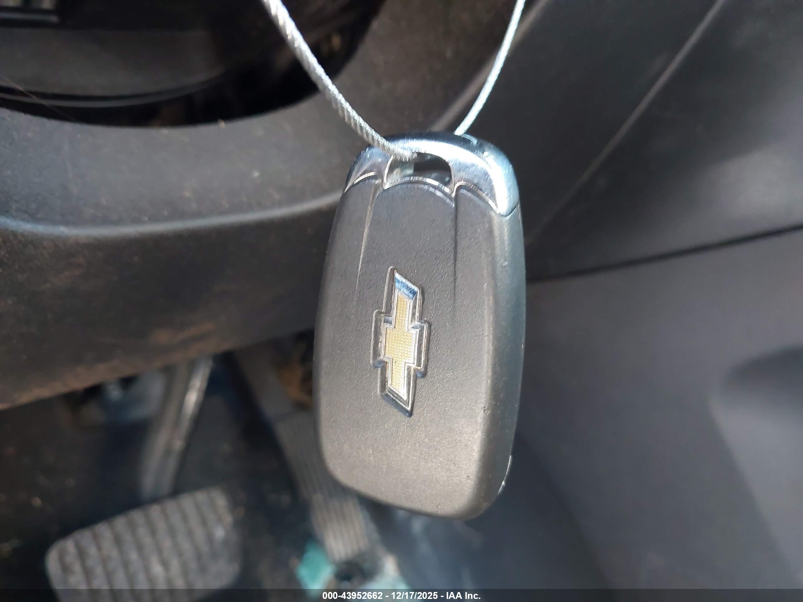 CHEVROLET EQUINOX image 11