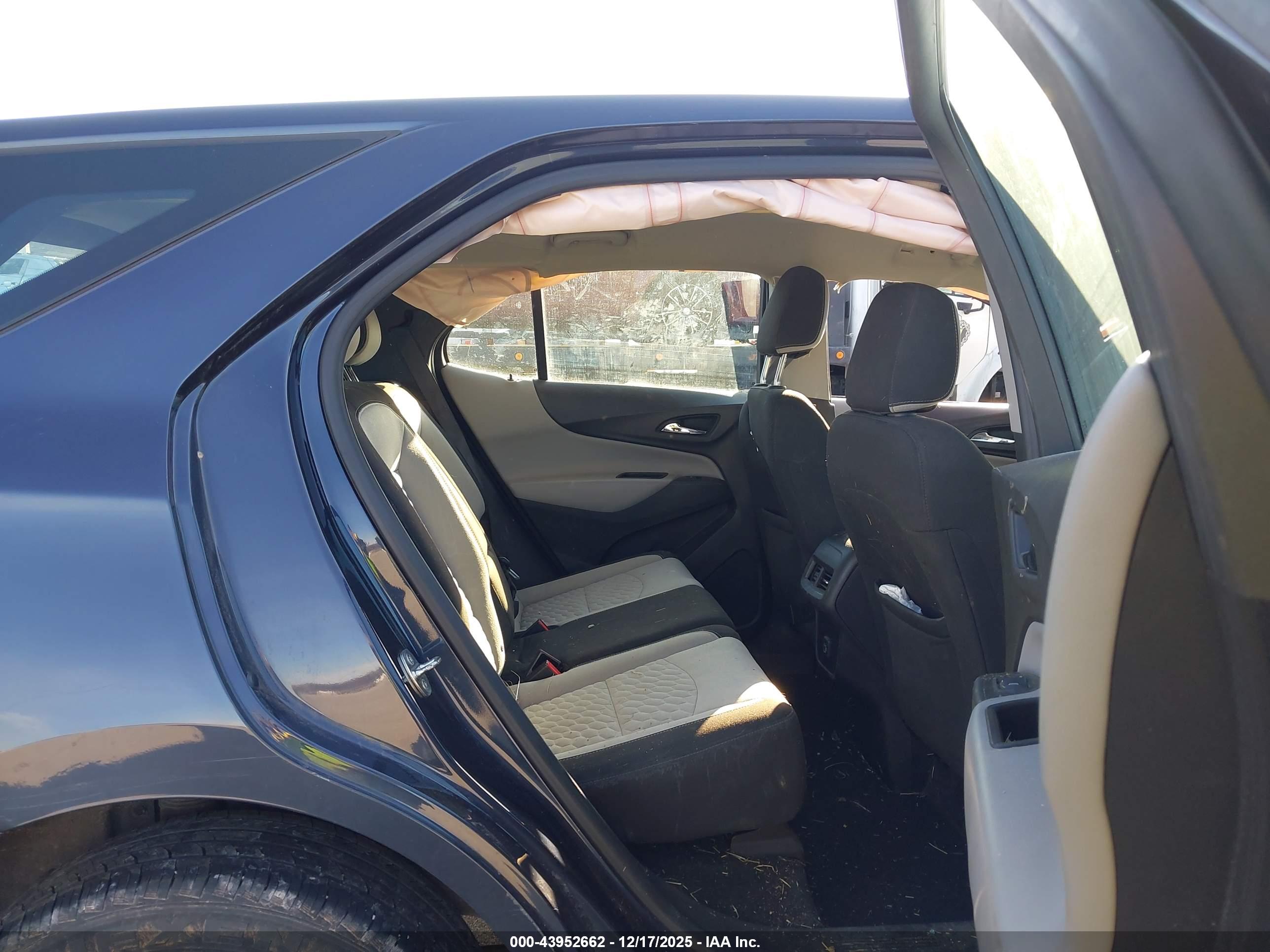 CHEVROLET EQUINOX image 8