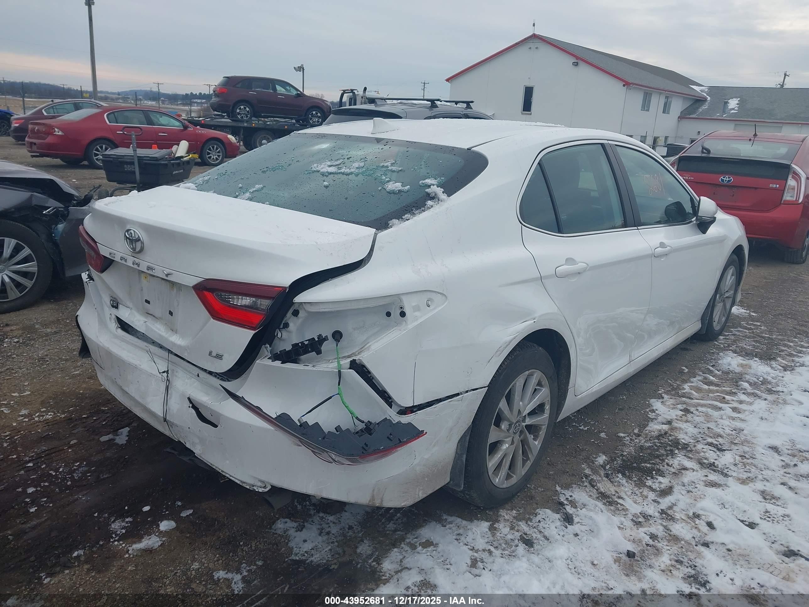 TOYOTA CAMRY image 4