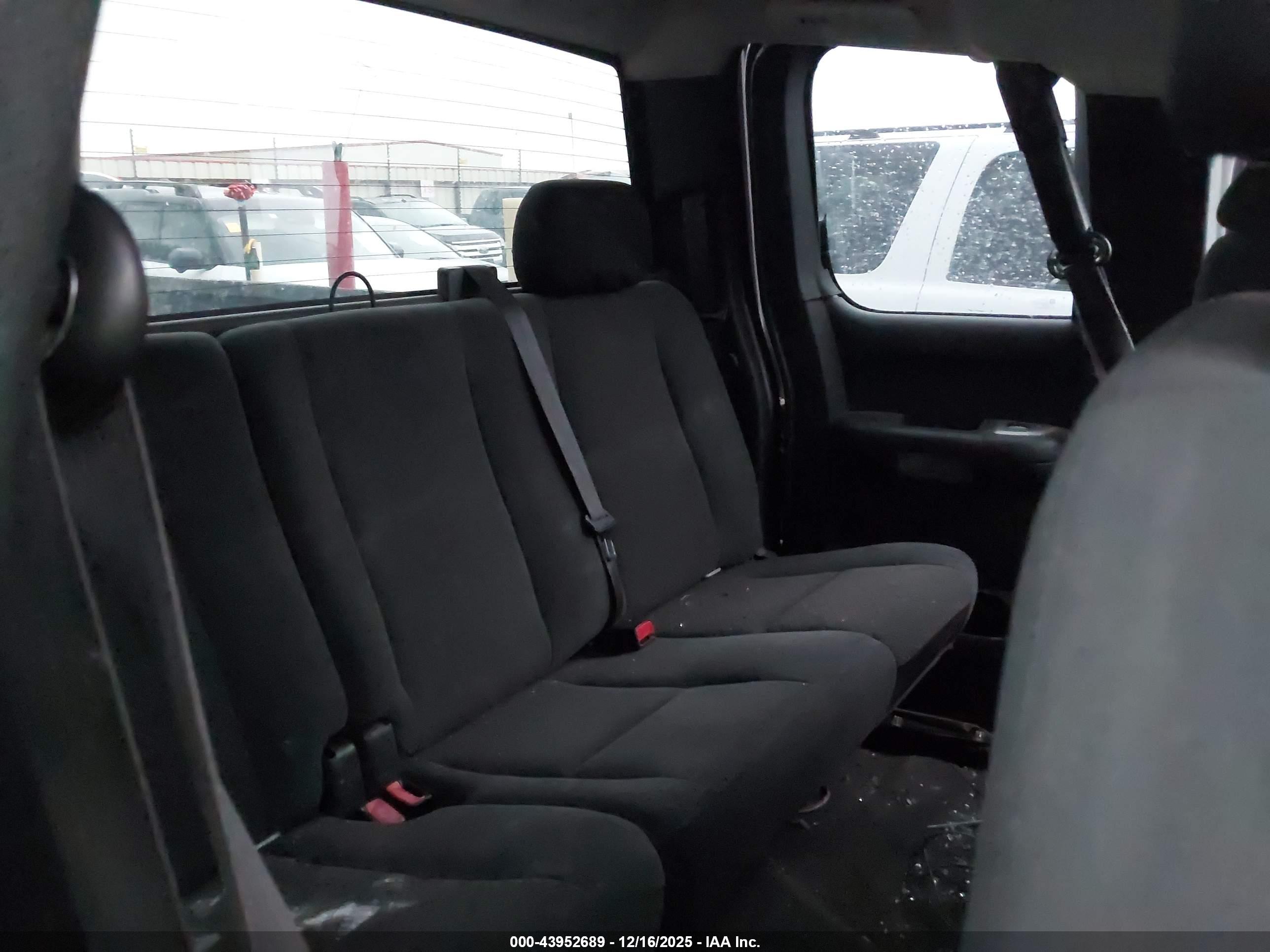 CHEVROLET SILVERADO image 8