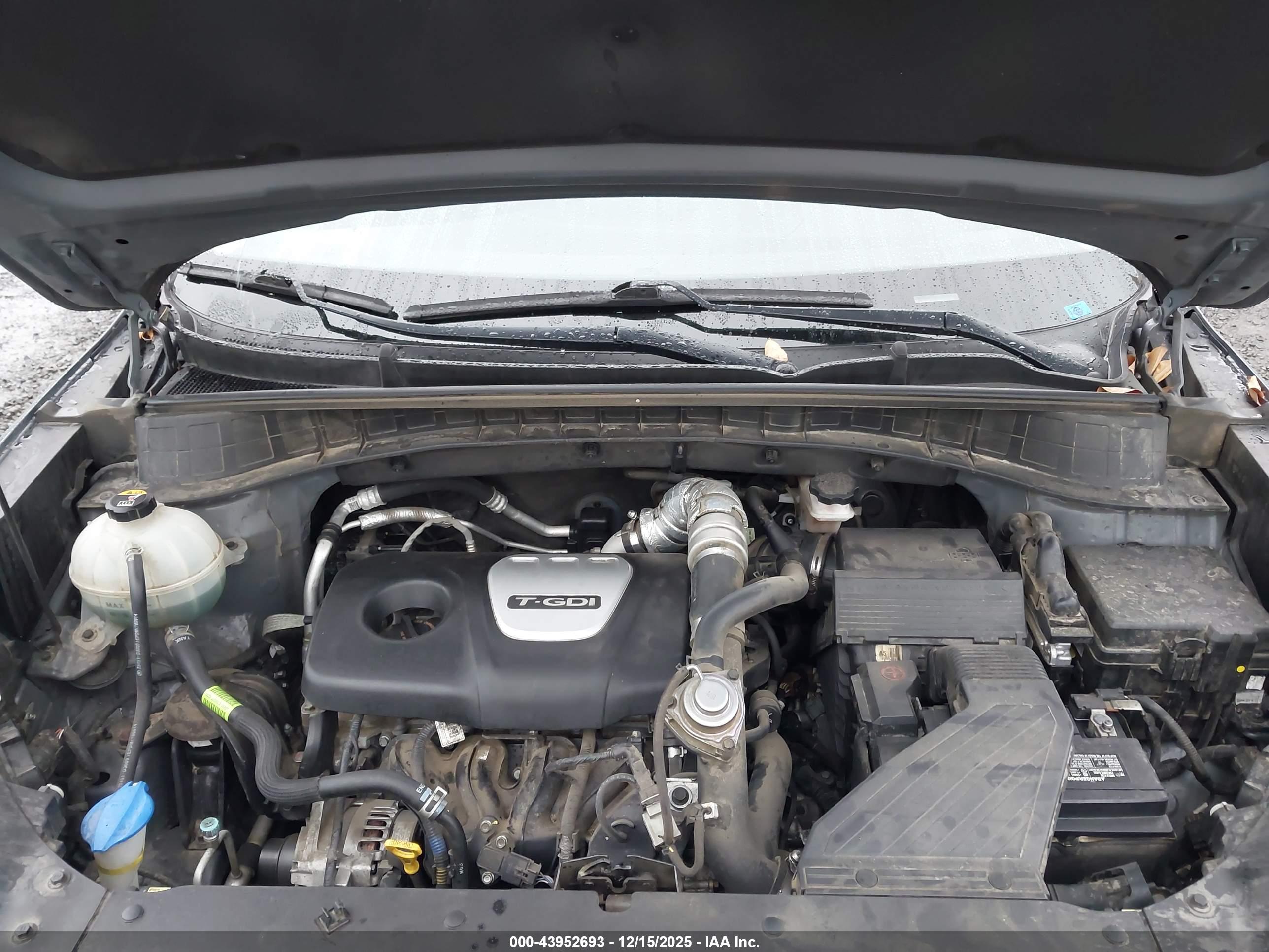 HYUNDAI TUCSON image 10