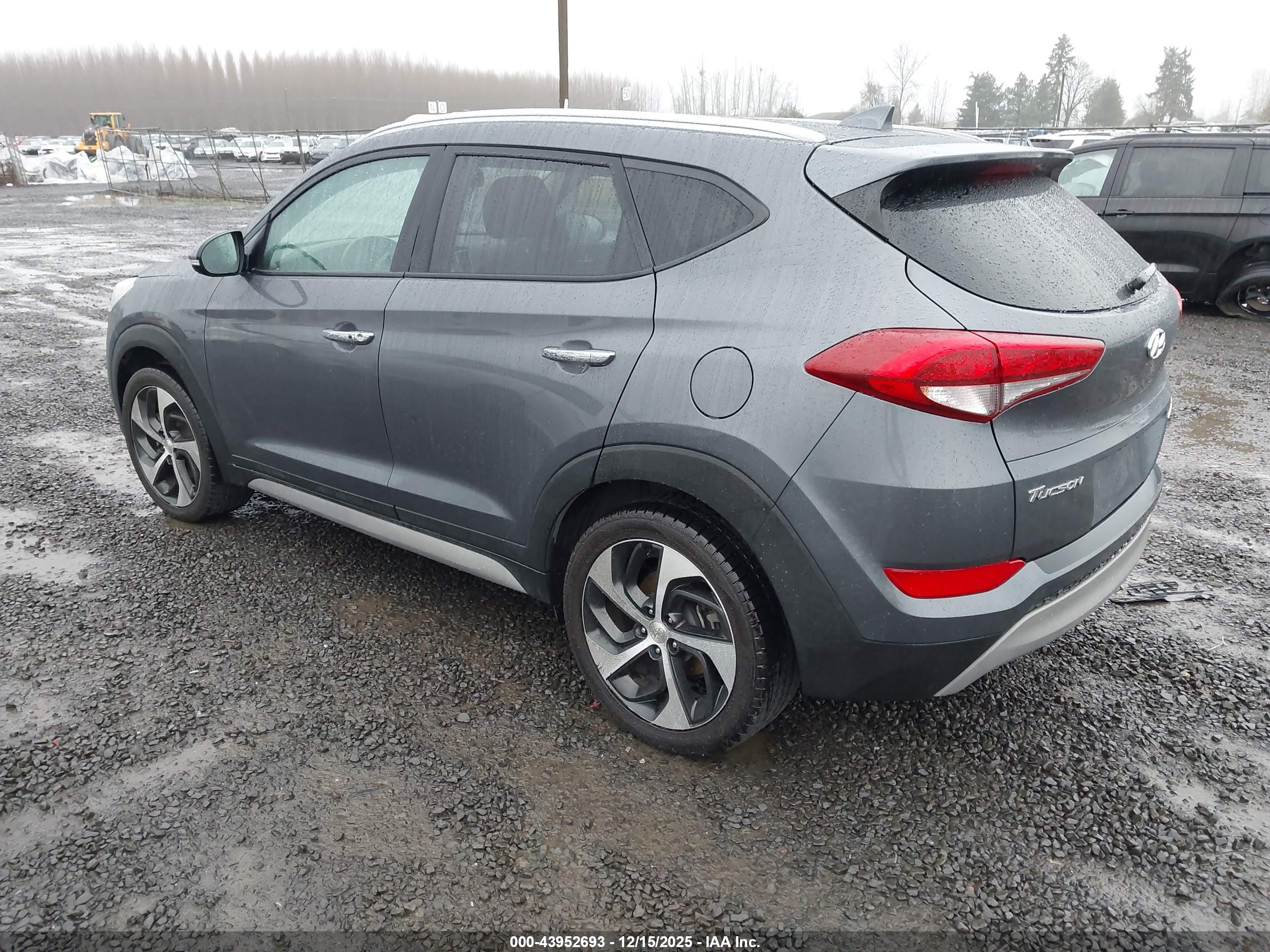 HYUNDAI TUCSON image 3