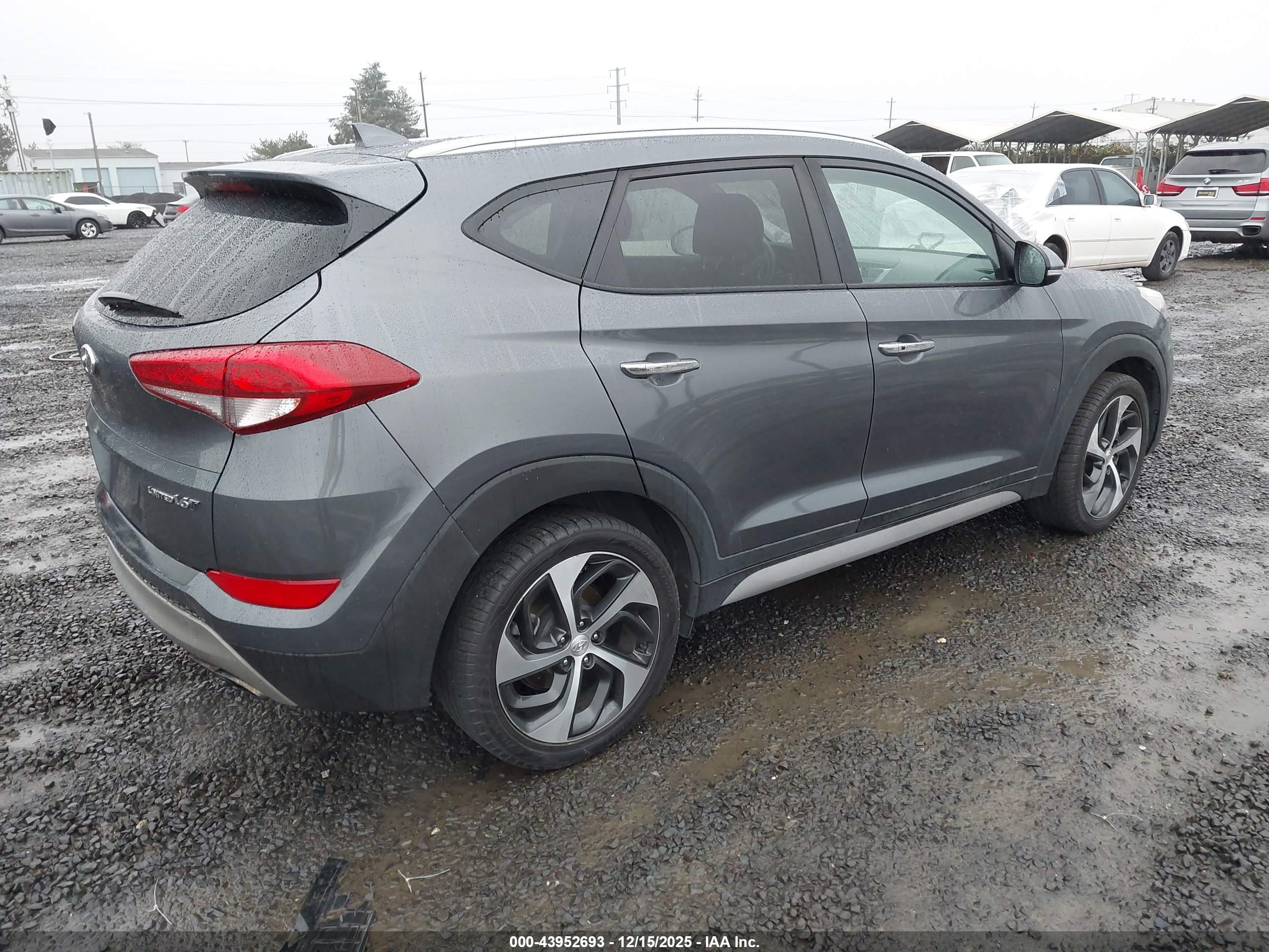 HYUNDAI TUCSON image 4