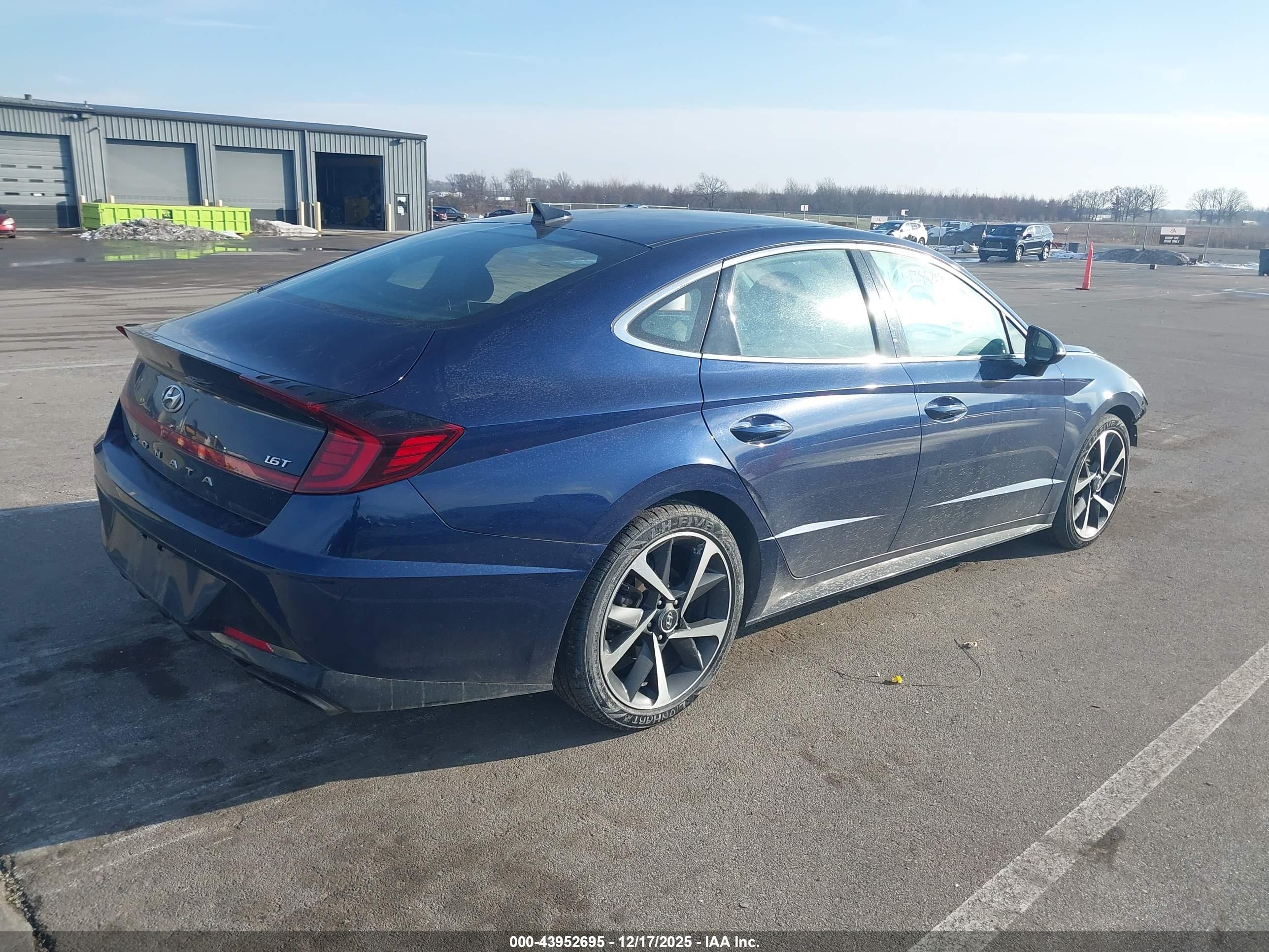 HYUNDAI SONATA image 4