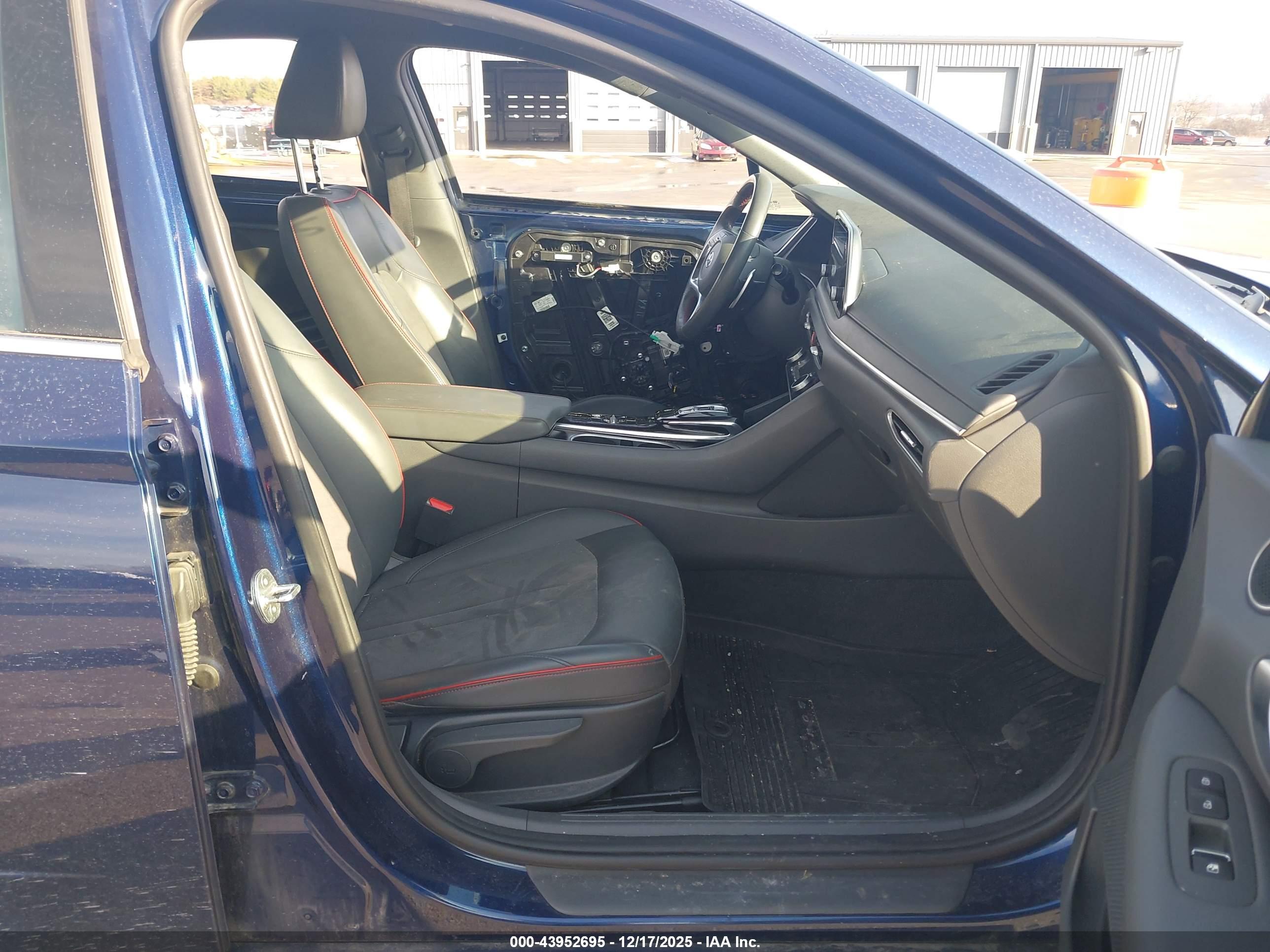 HYUNDAI SONATA image 5