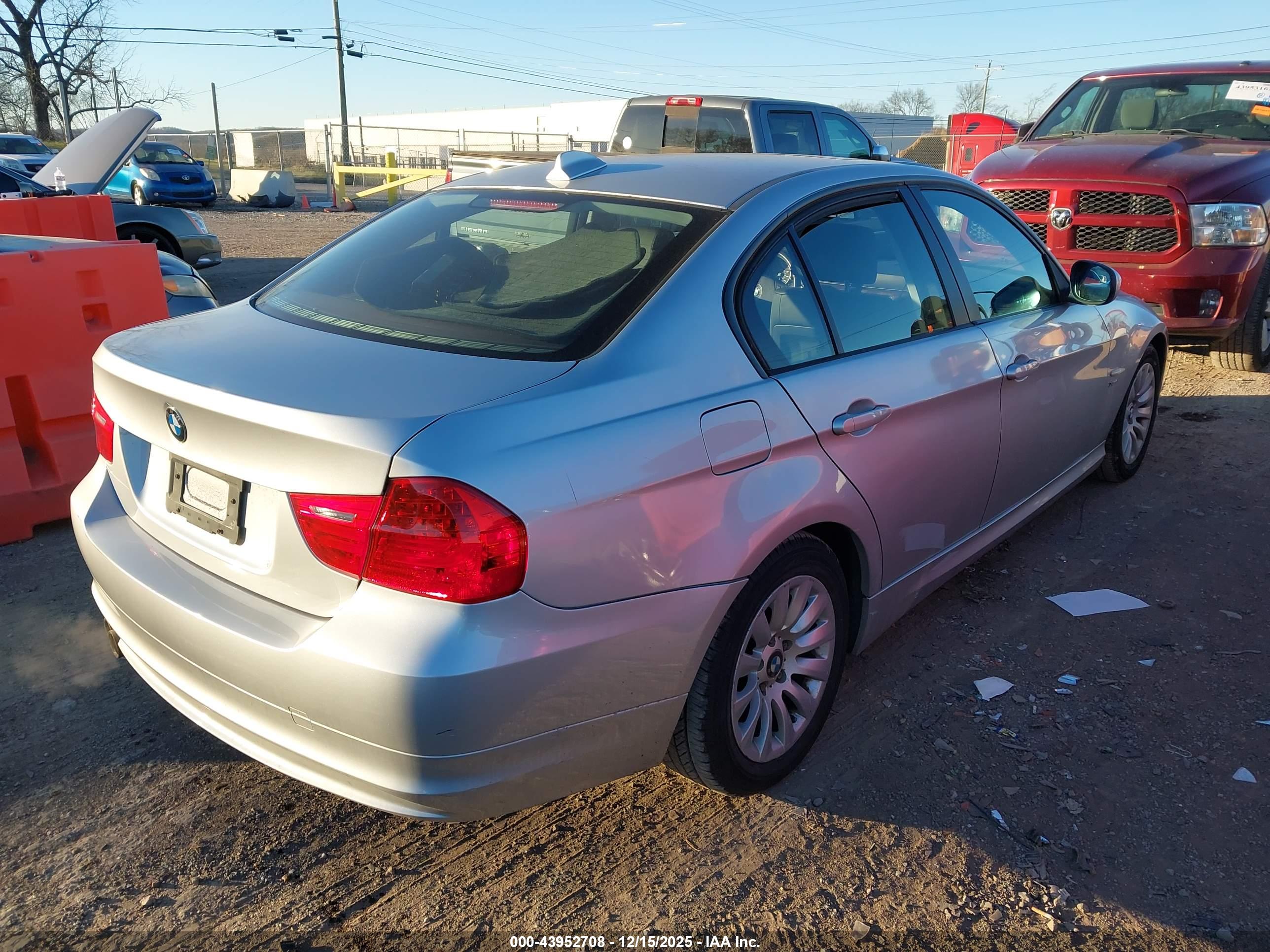 BMW 328I image 4