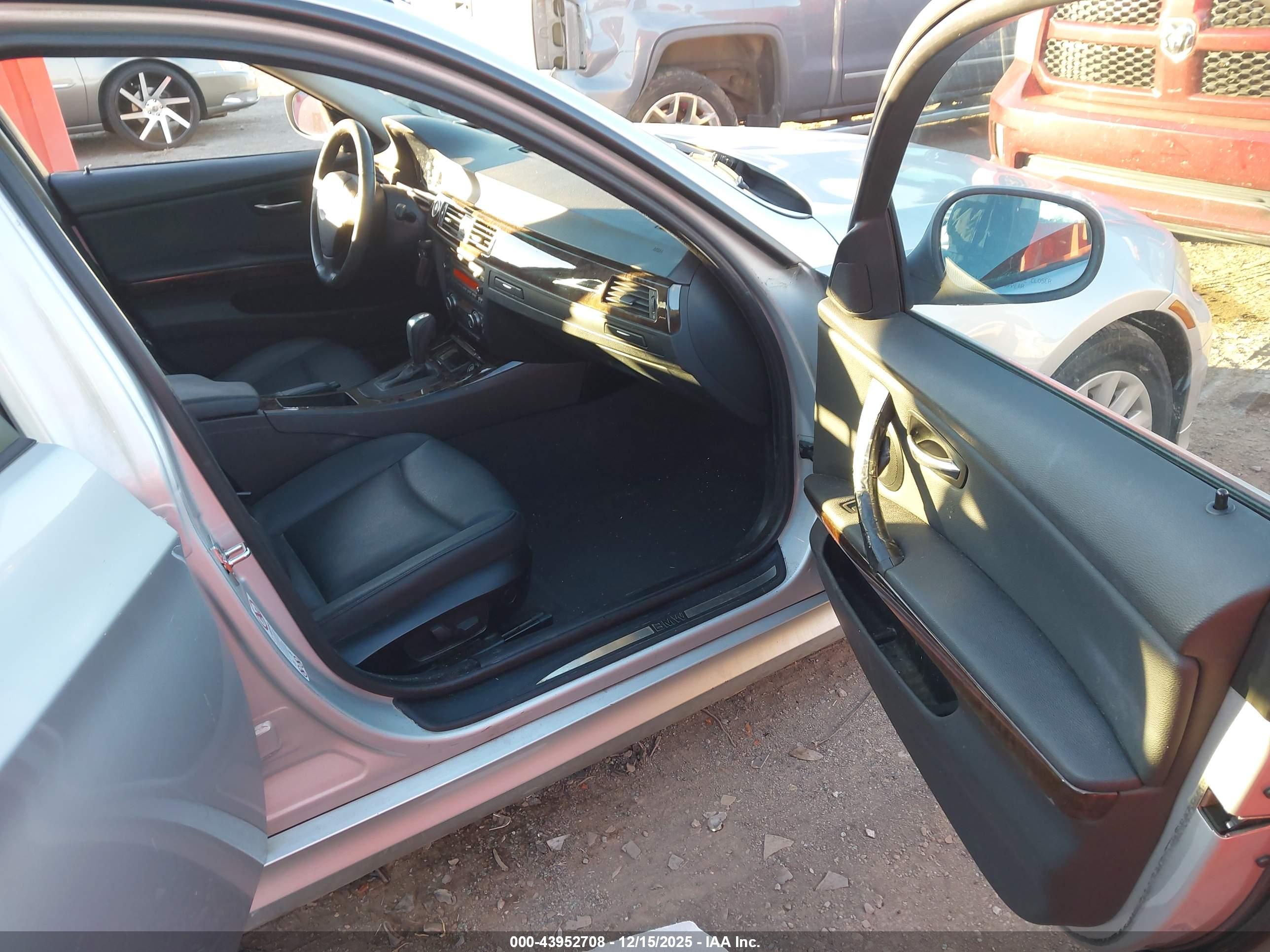 BMW 328I image 5
