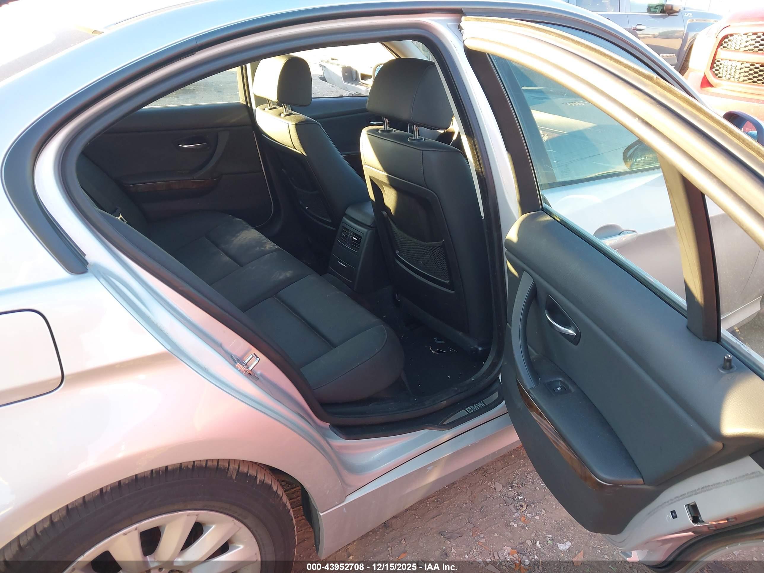 BMW 328I image 8