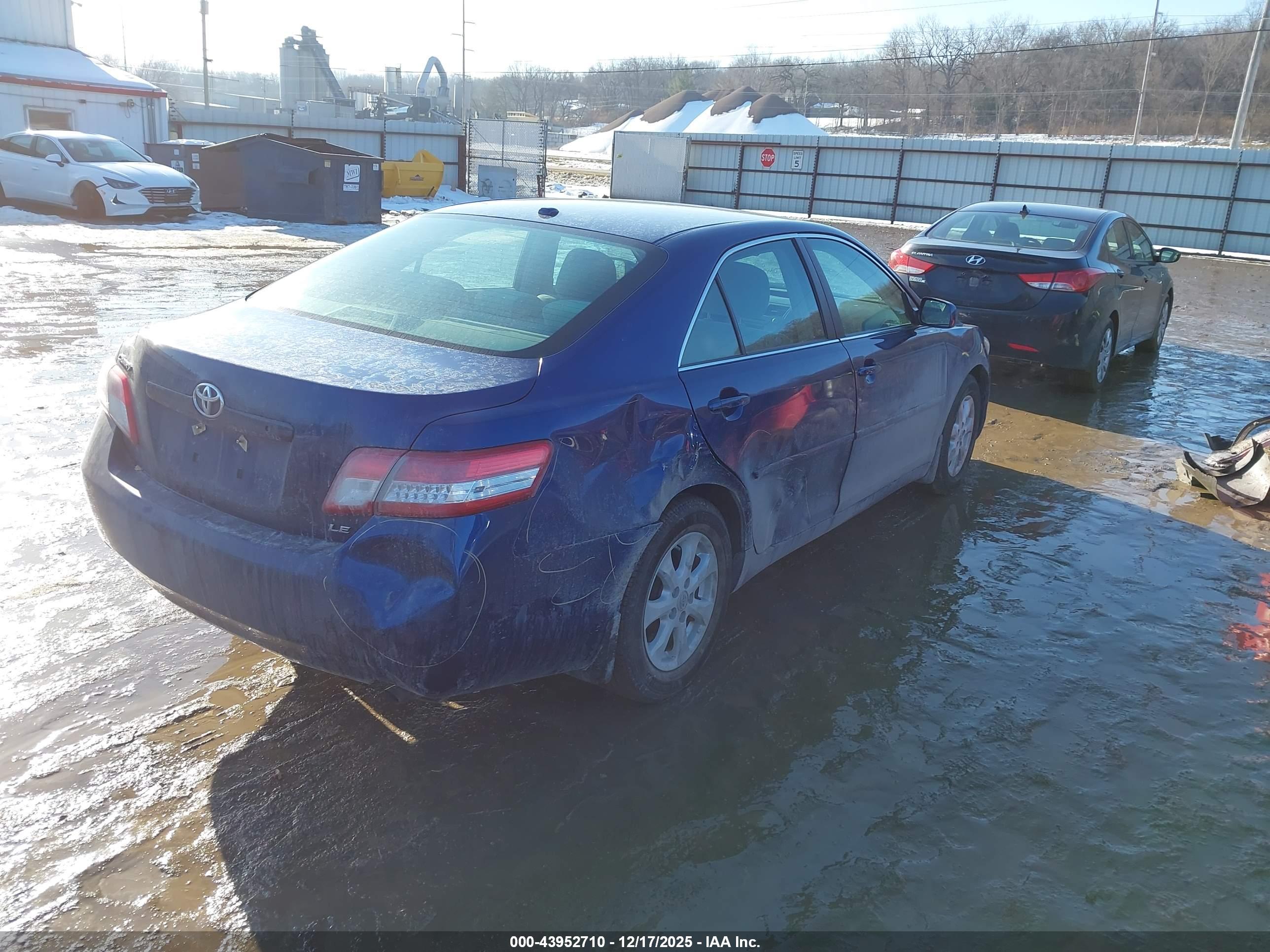 TOYOTA CAMRY image 4