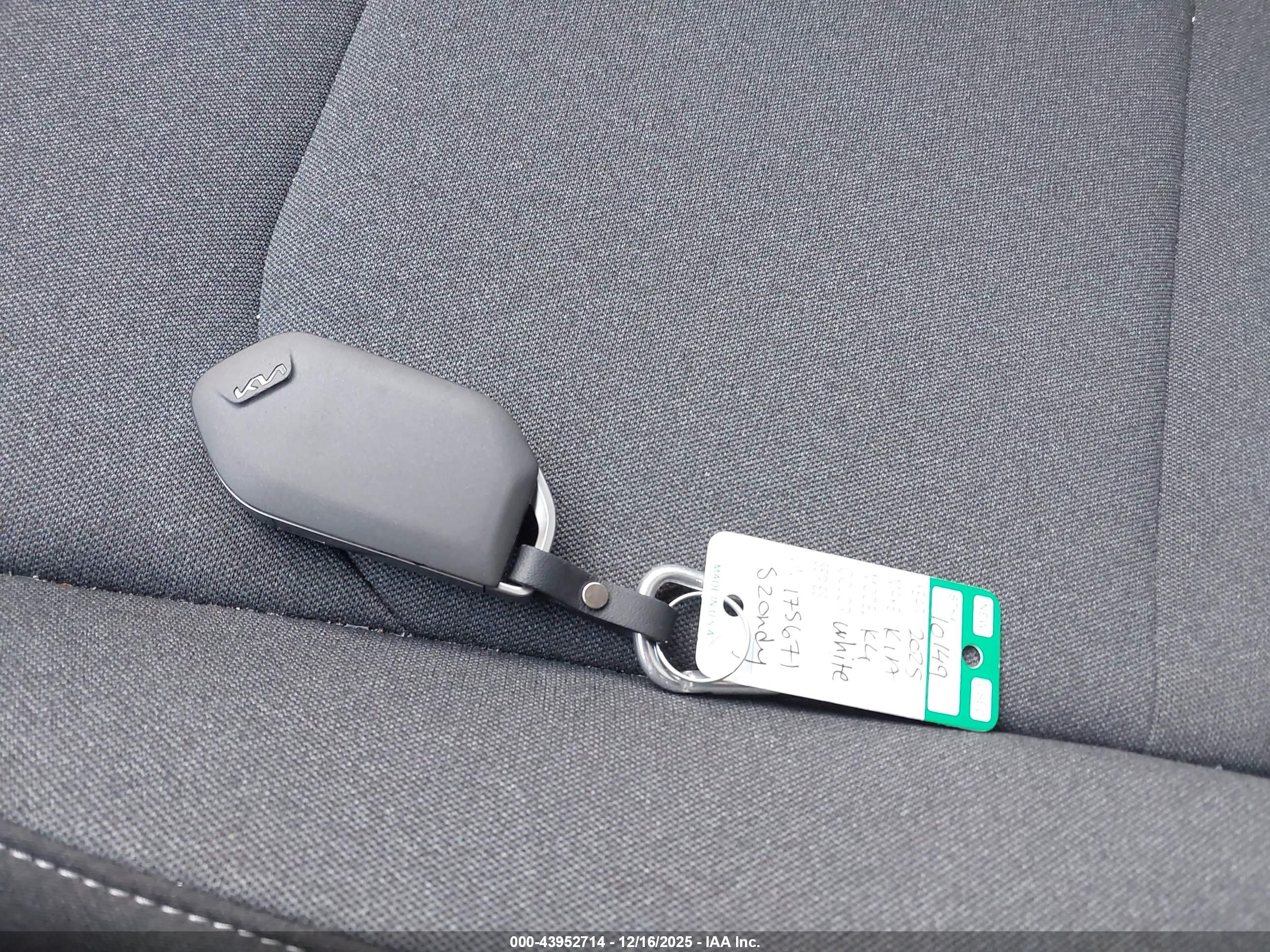 KIA K4 image 11