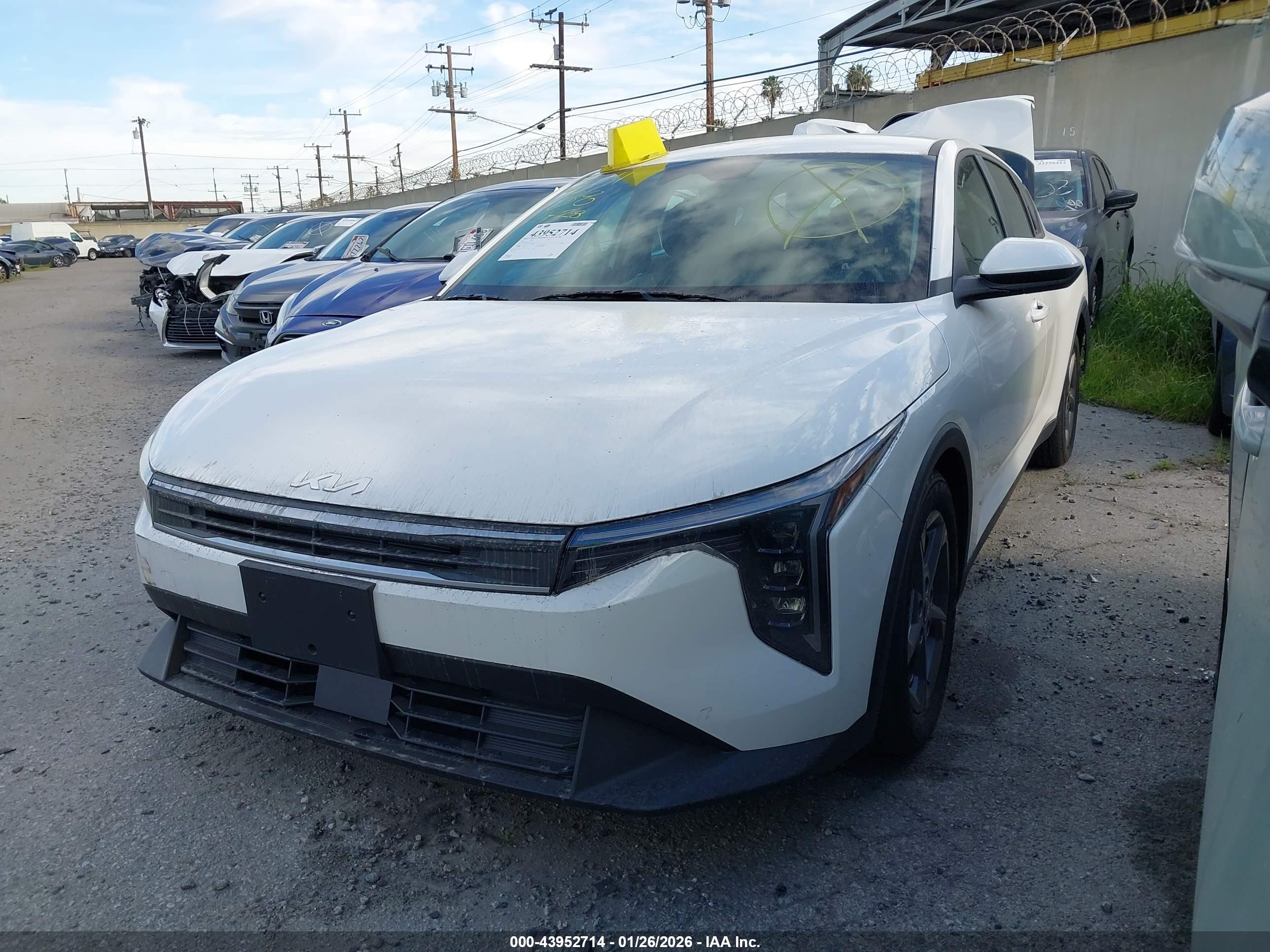 KIA K4 image 2