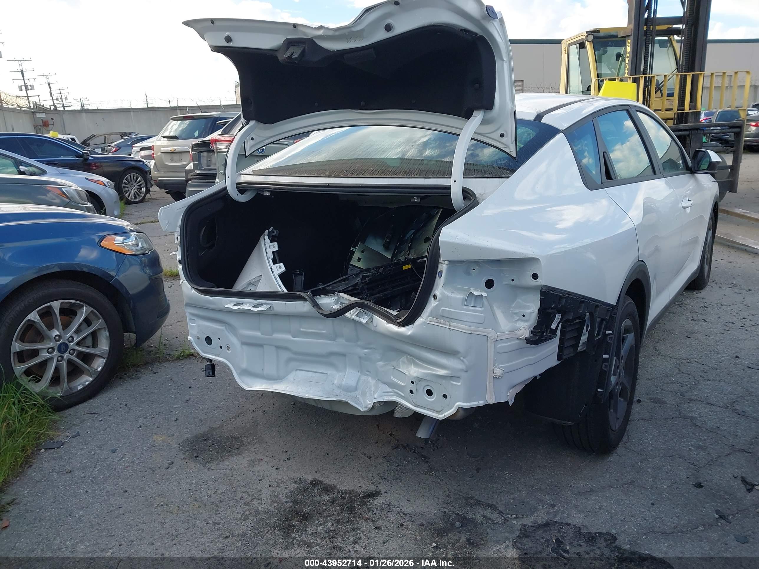 KIA K4 image 4
