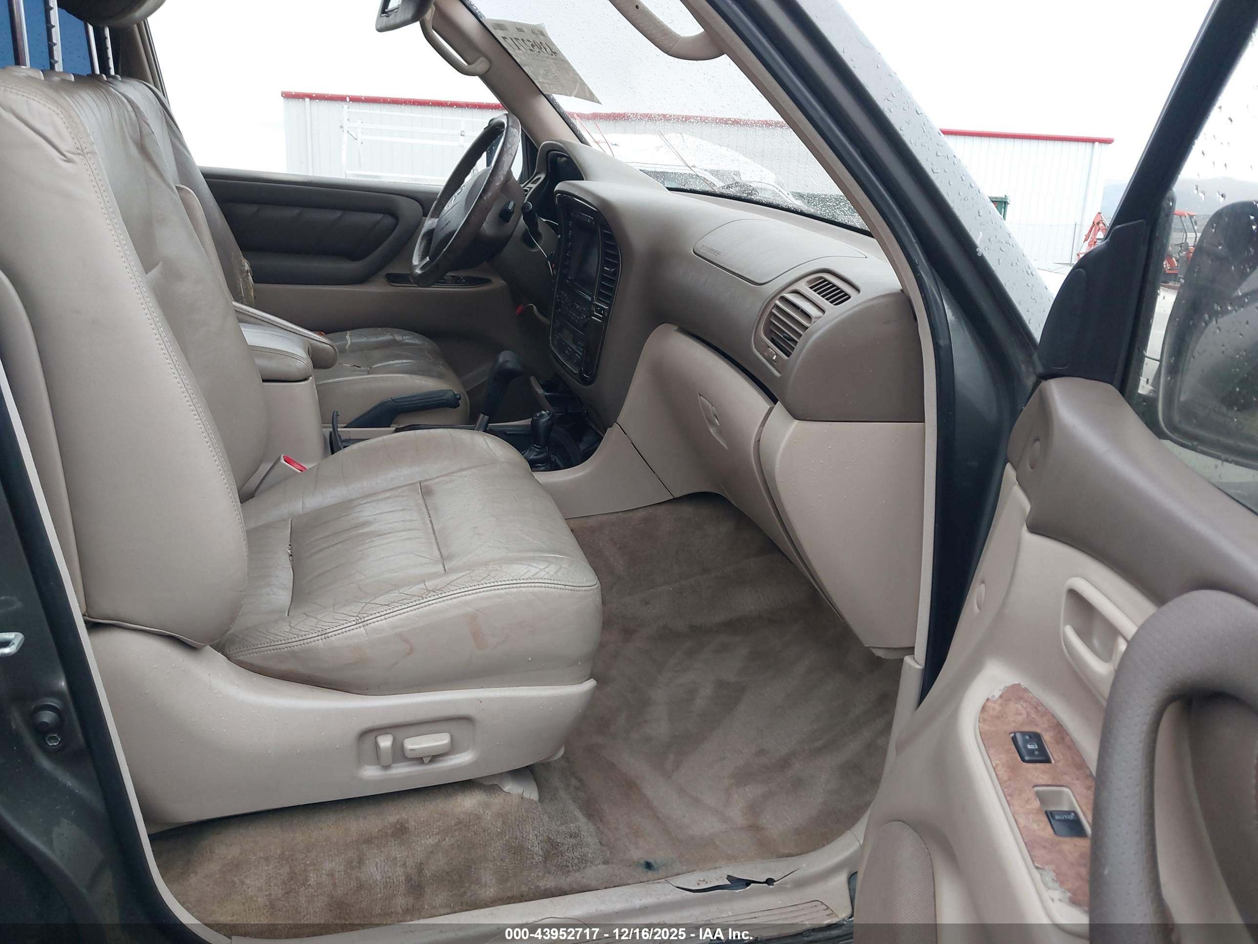 TOYOTA LAND image 5