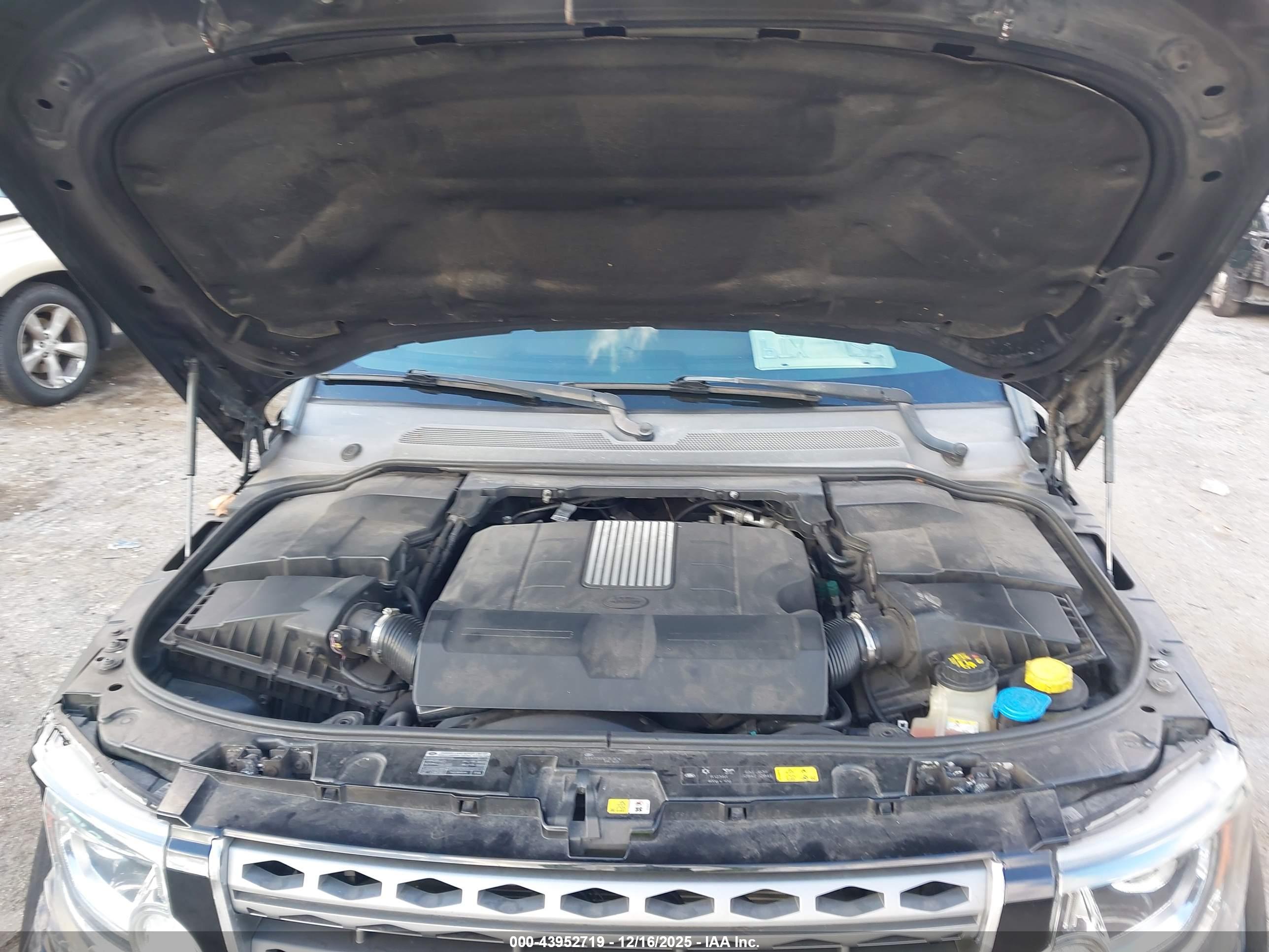 LAND ROVER image 10