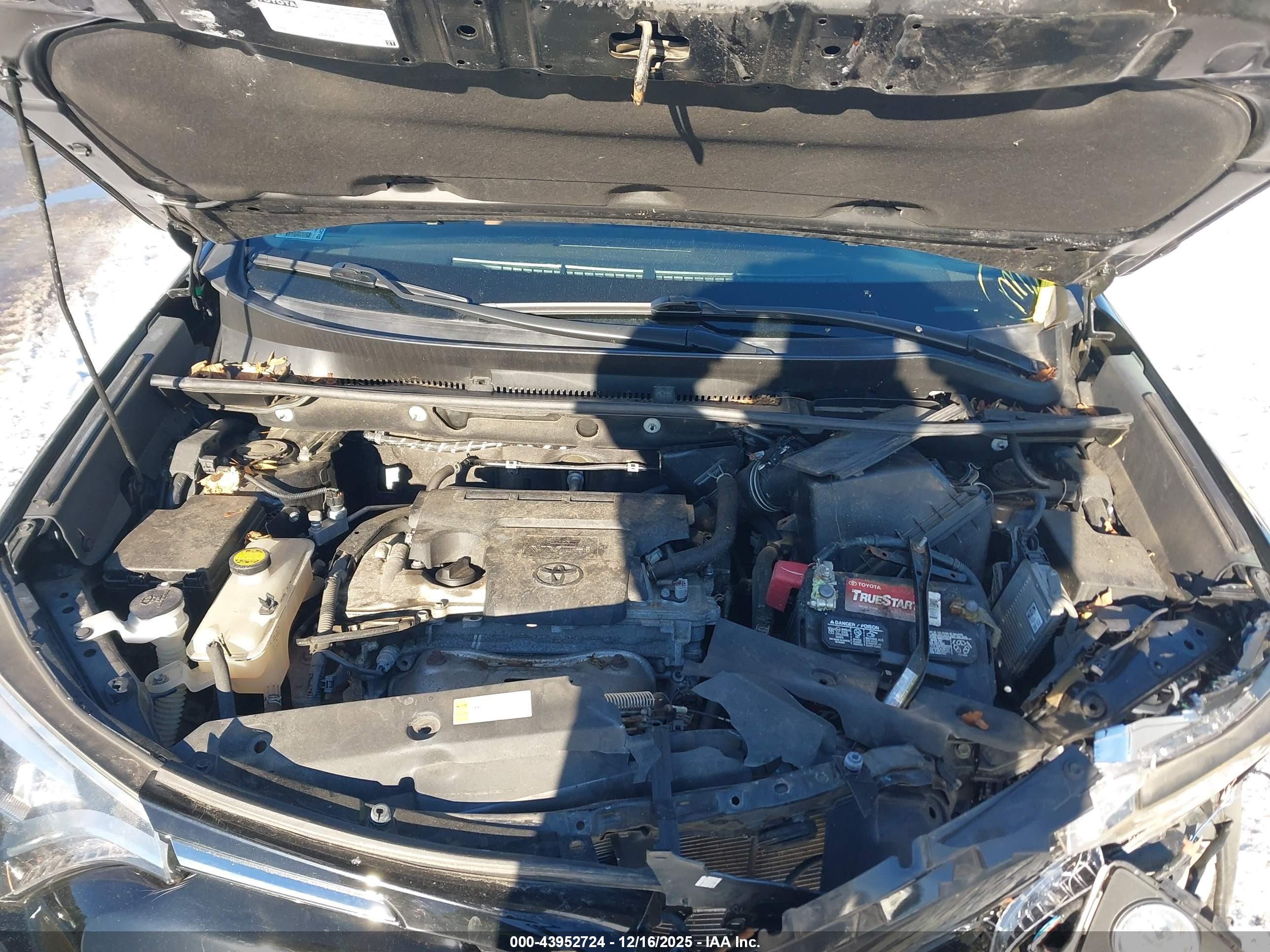 TOYOTA RAV4 image 10