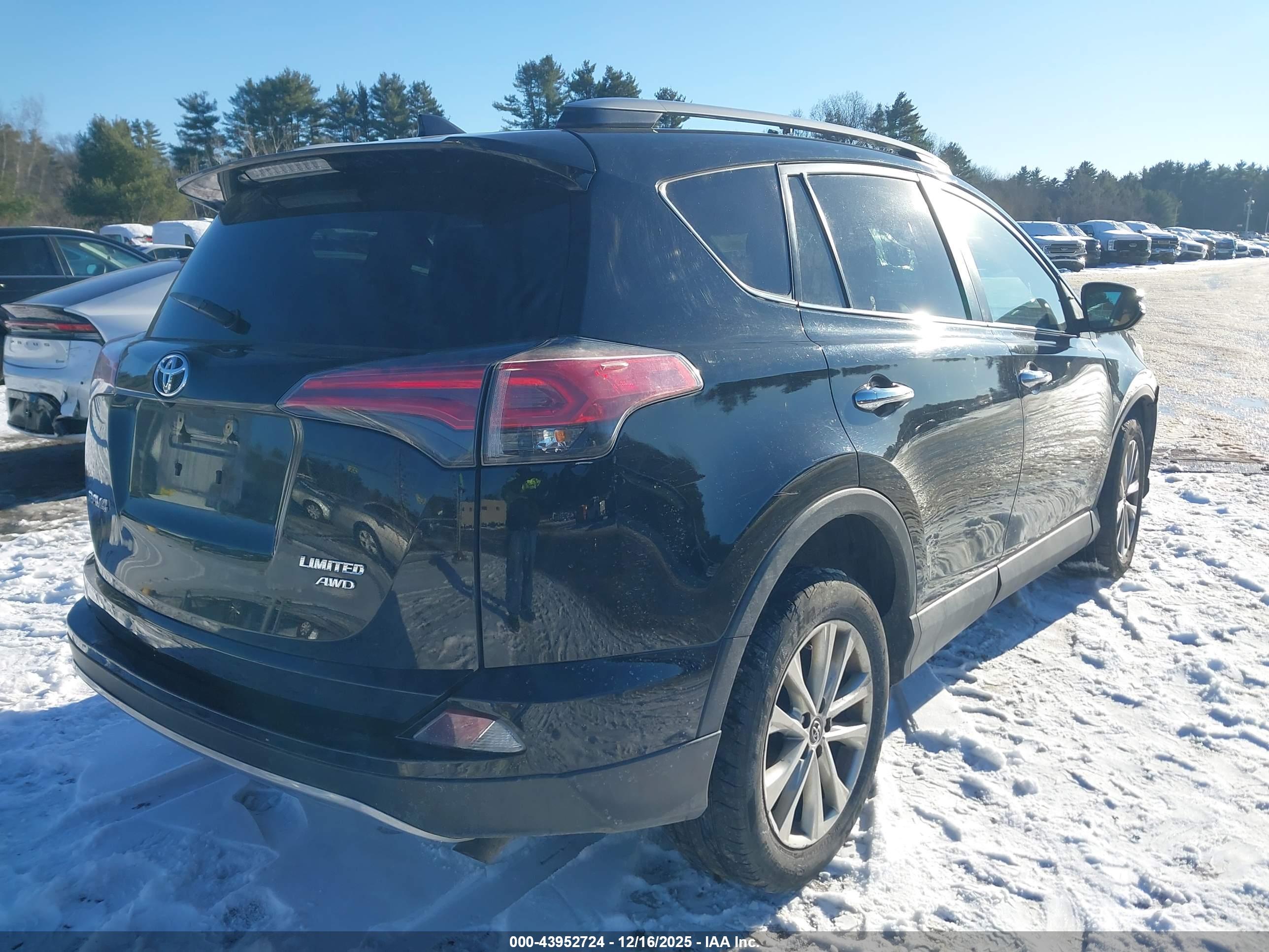TOYOTA RAV4 image 4