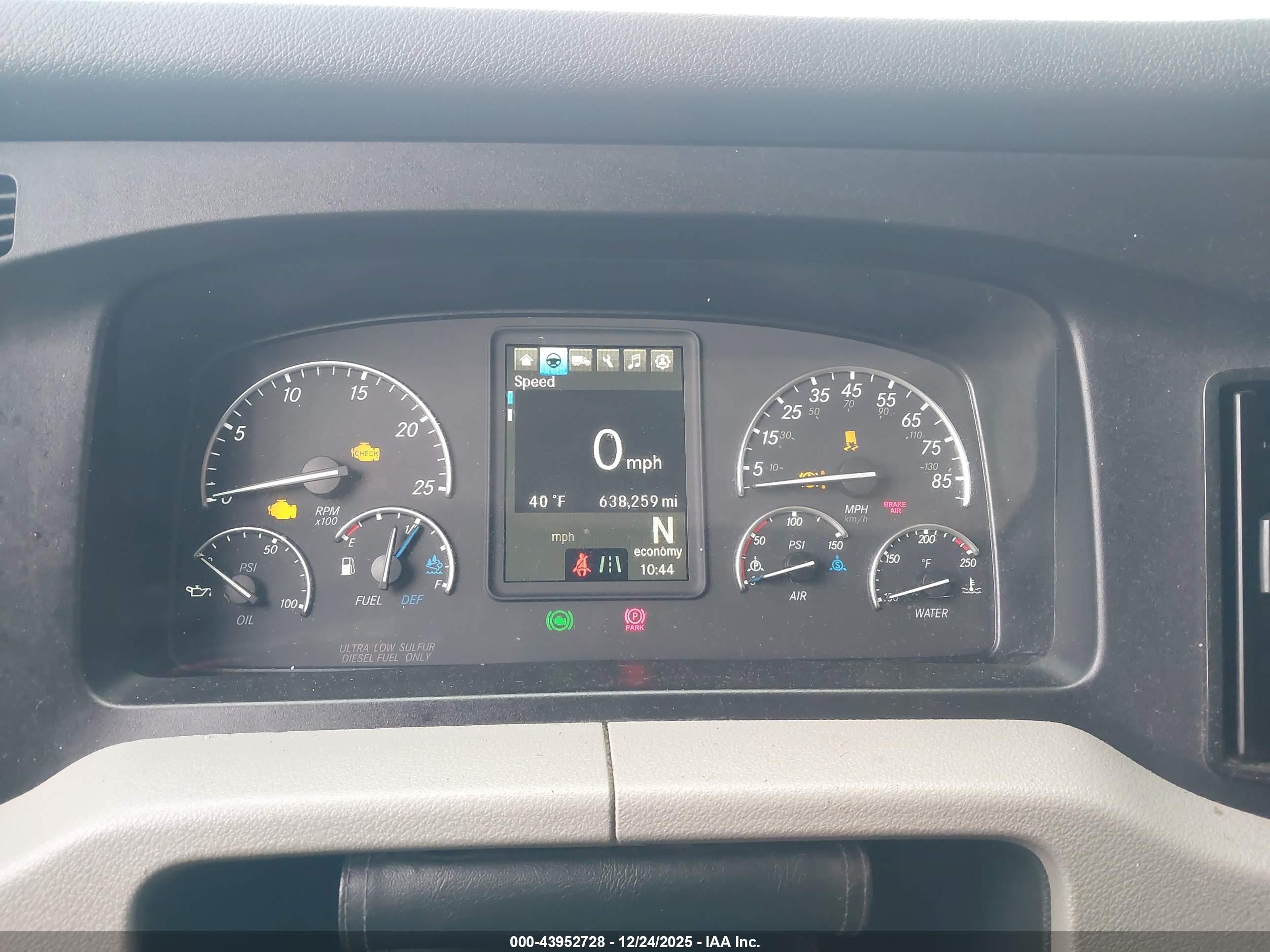 FREIGHTLINER NEW image 6