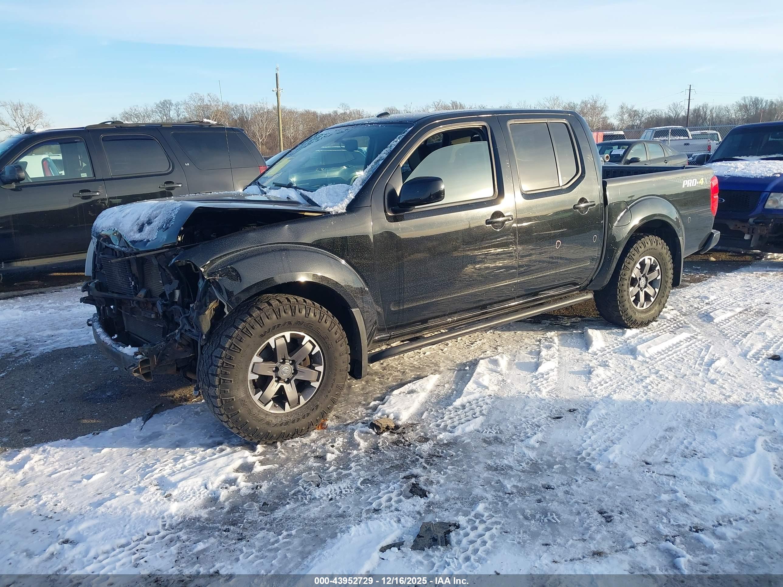 NISSAN FRONTIER image 2