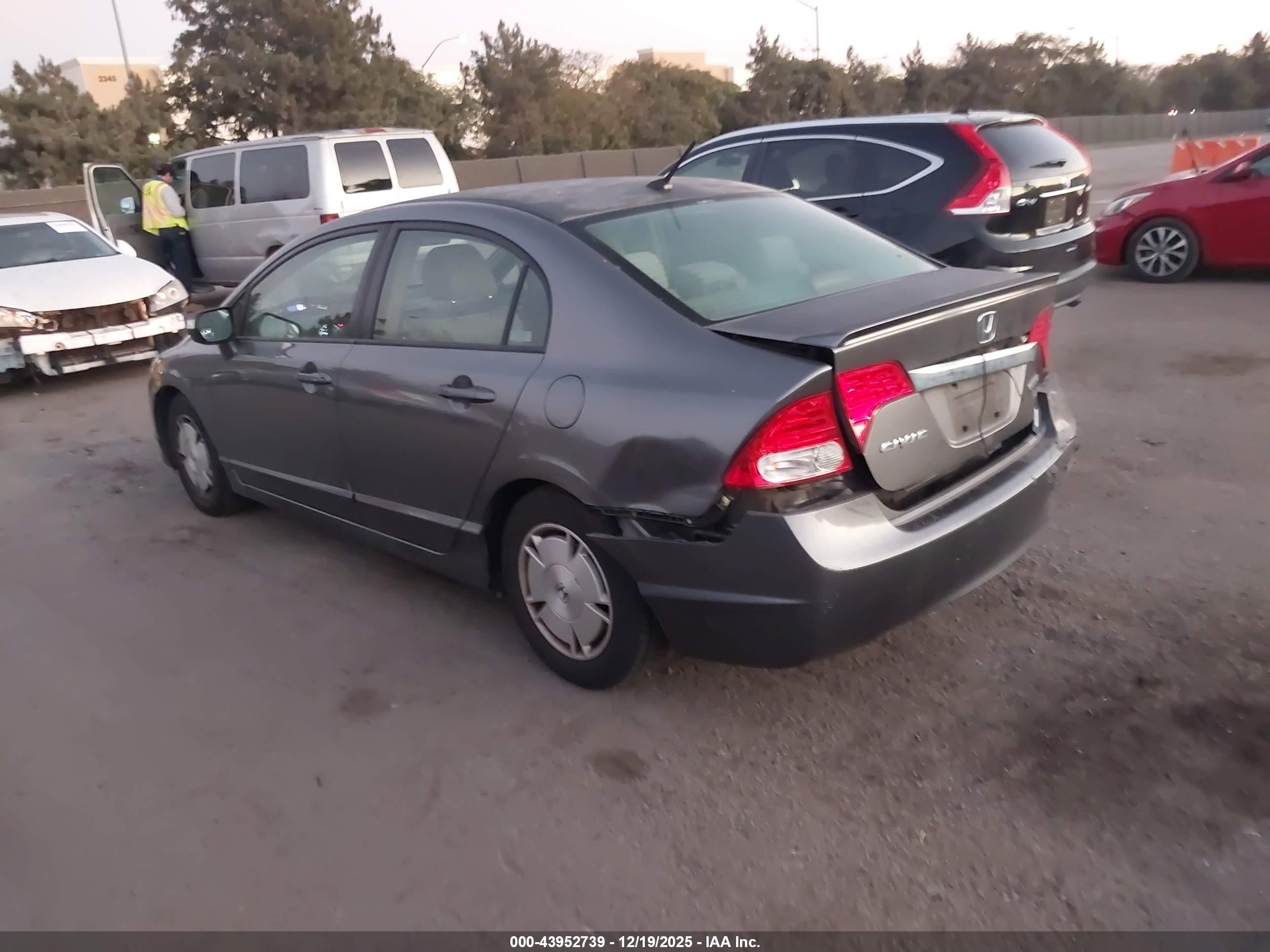 HONDA CIVIC image 3