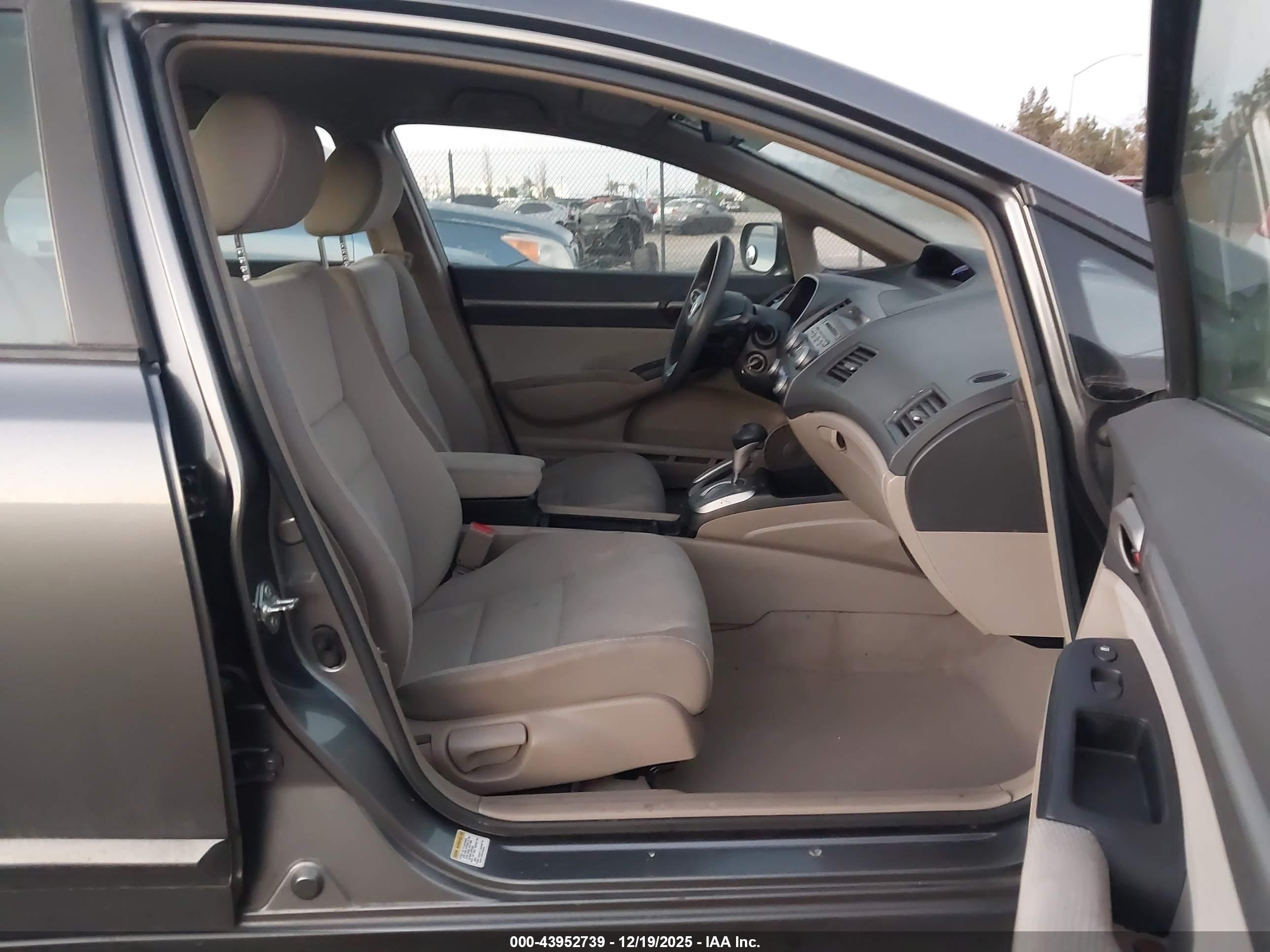 HONDA CIVIC image 5