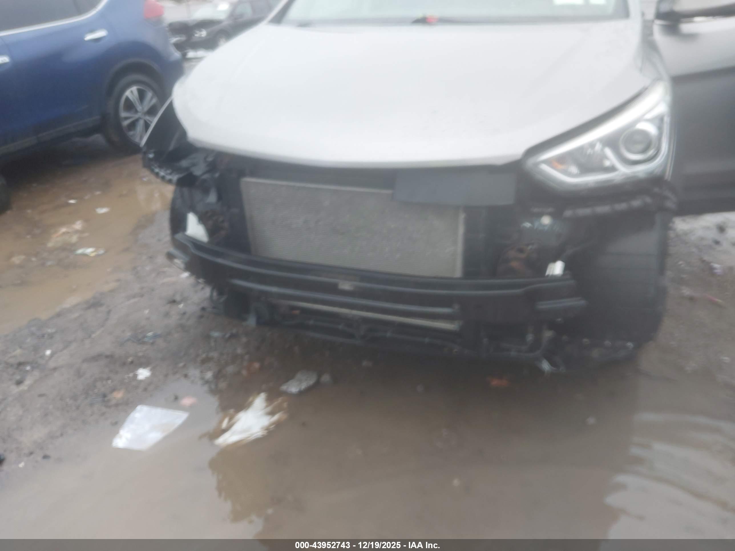 HYUNDAI SANTA image 6