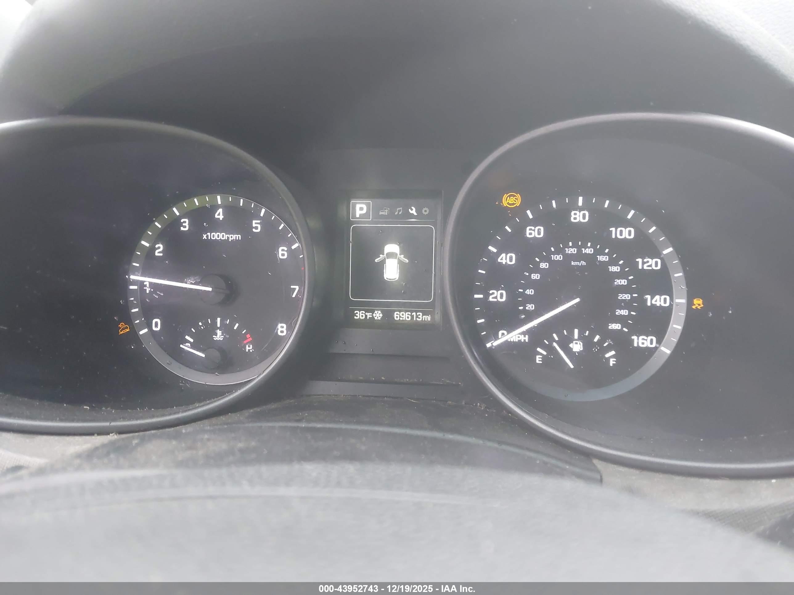 HYUNDAI SANTA image 7