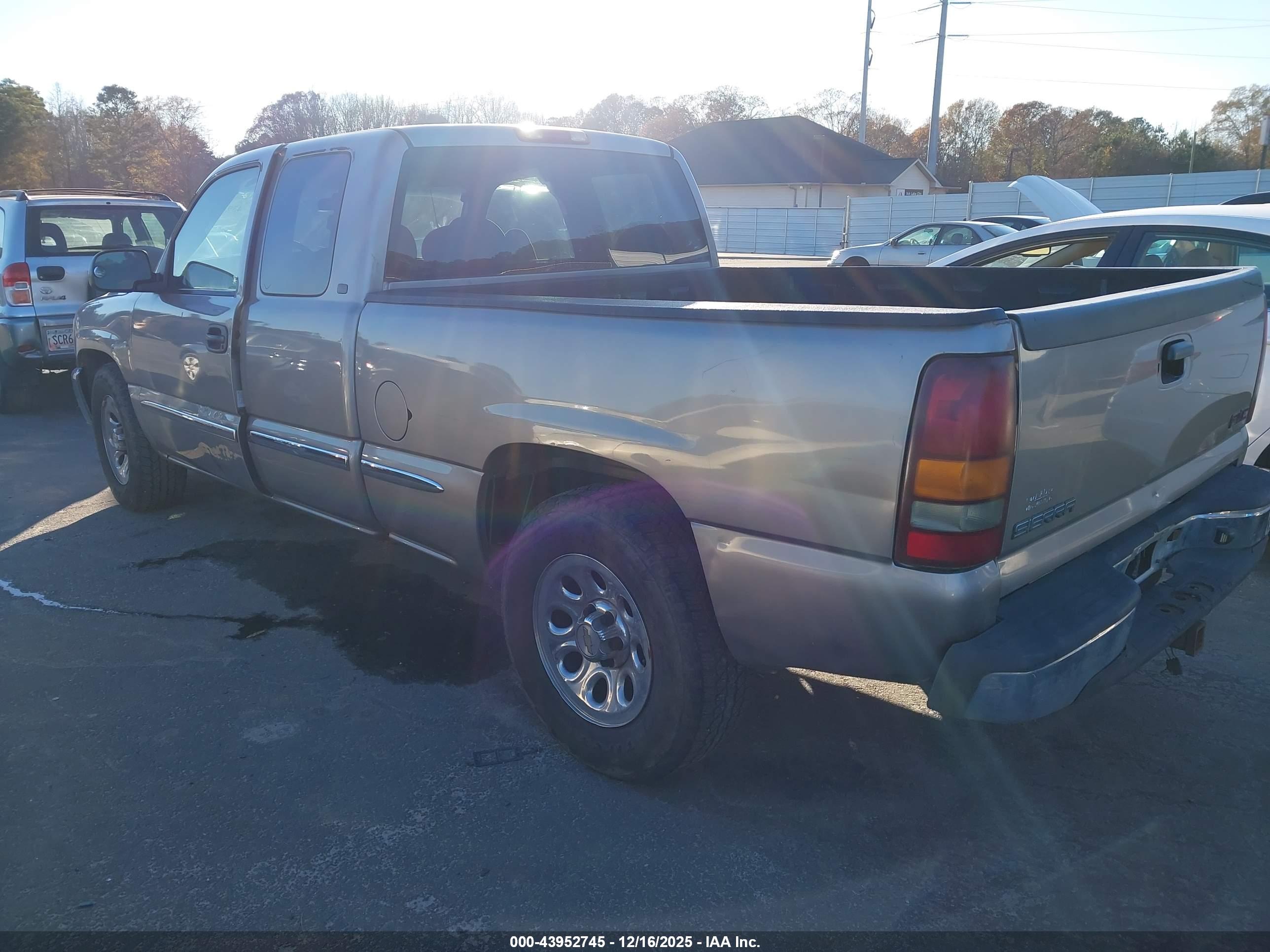 GMC SIERRA image 3