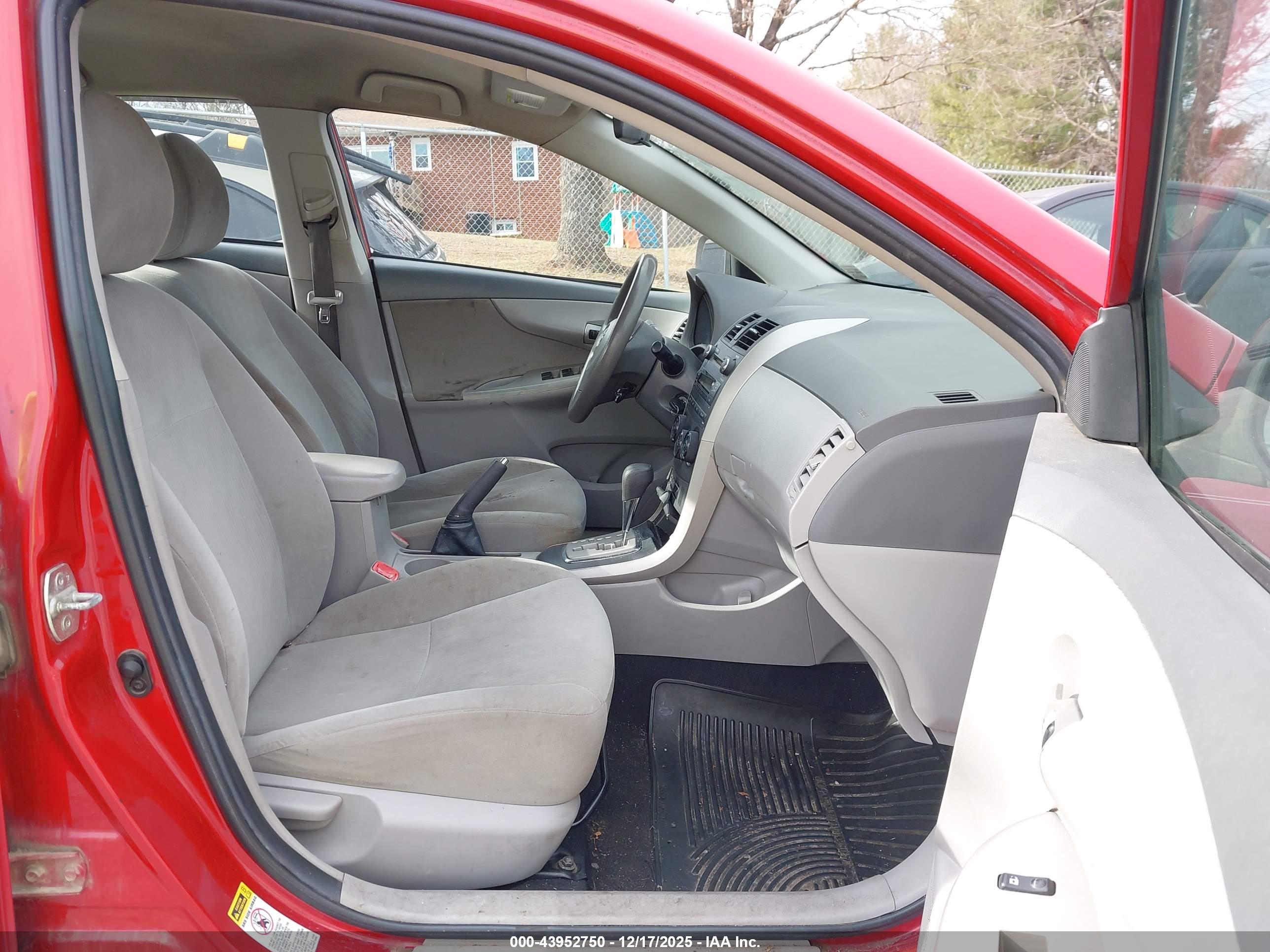 TOYOTA COROLLA image 5