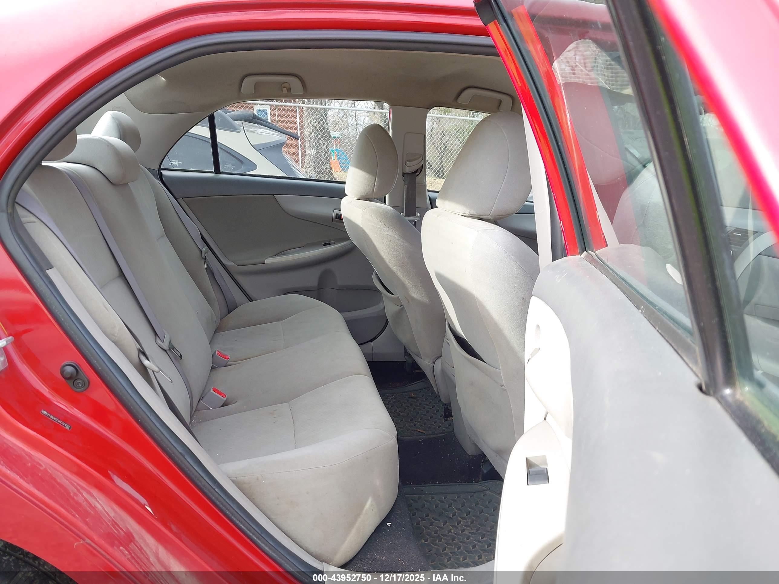 TOYOTA COROLLA image 8