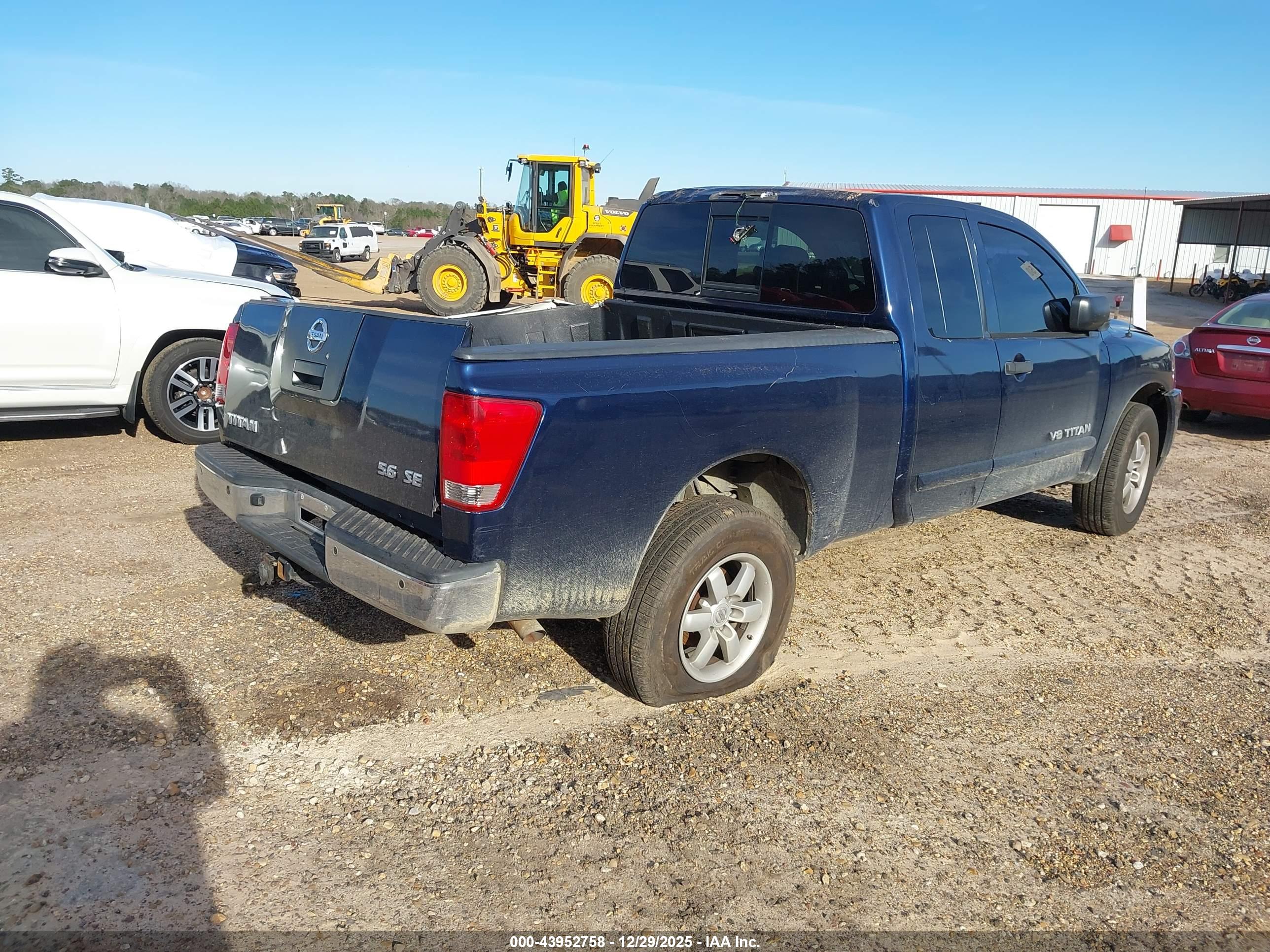 NISSAN TITAN image 4