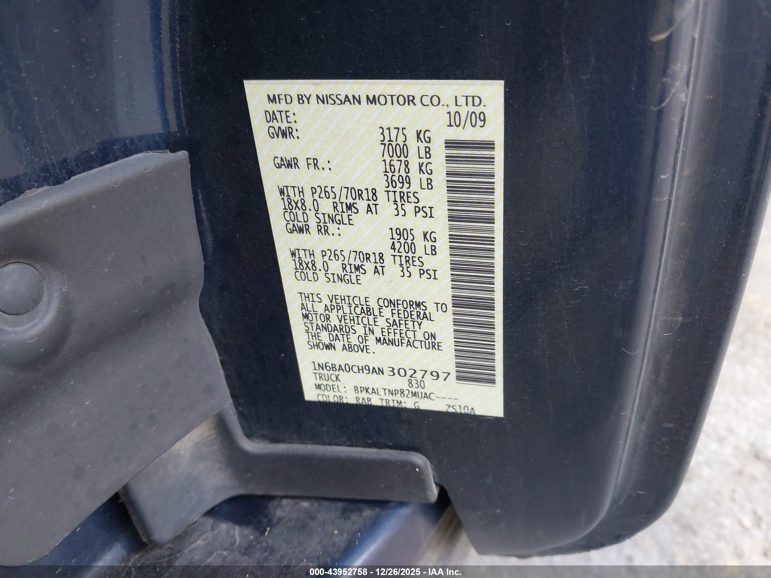 NISSAN TITAN image 9