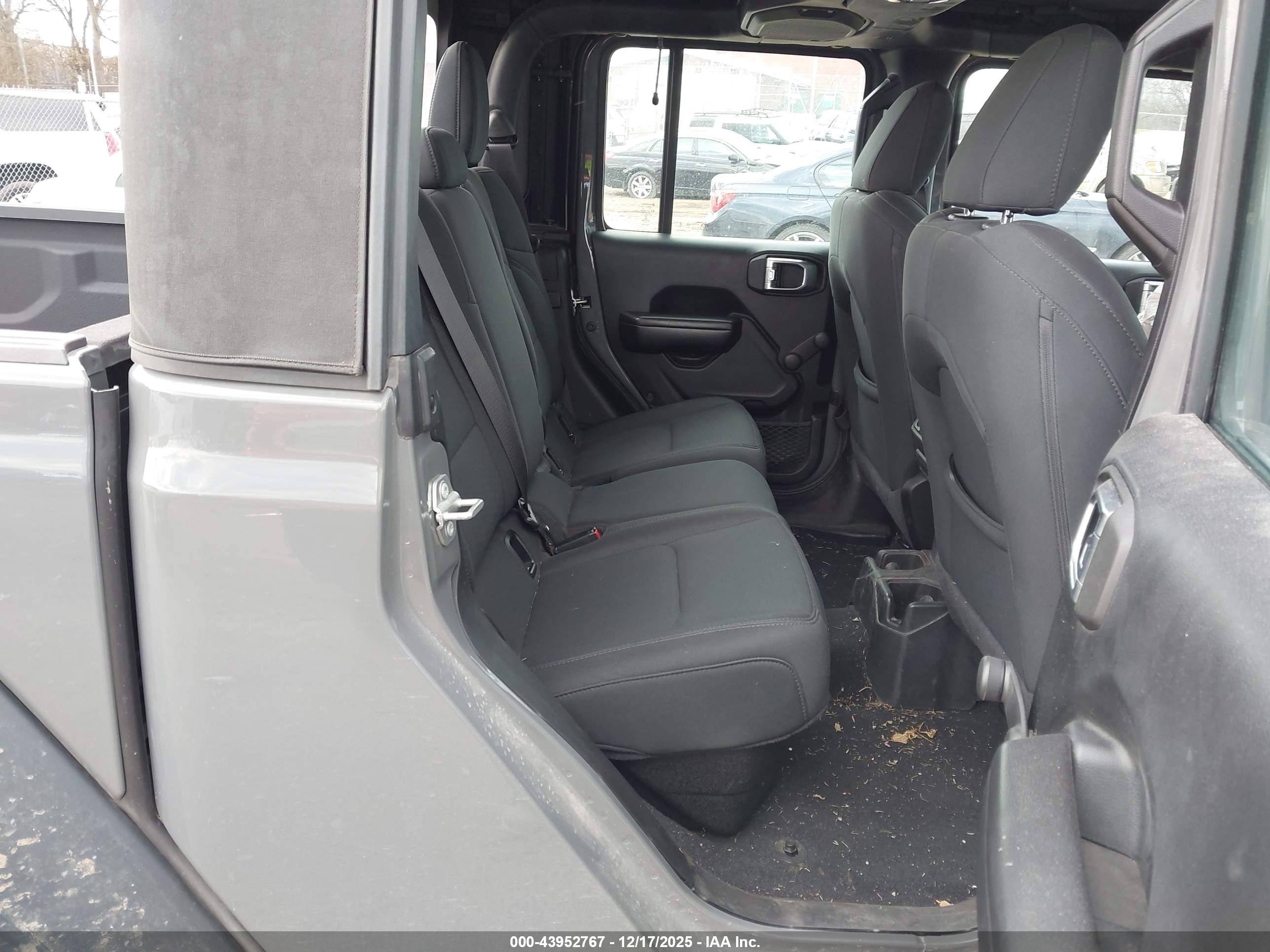 JEEP GLADIATOR image 8