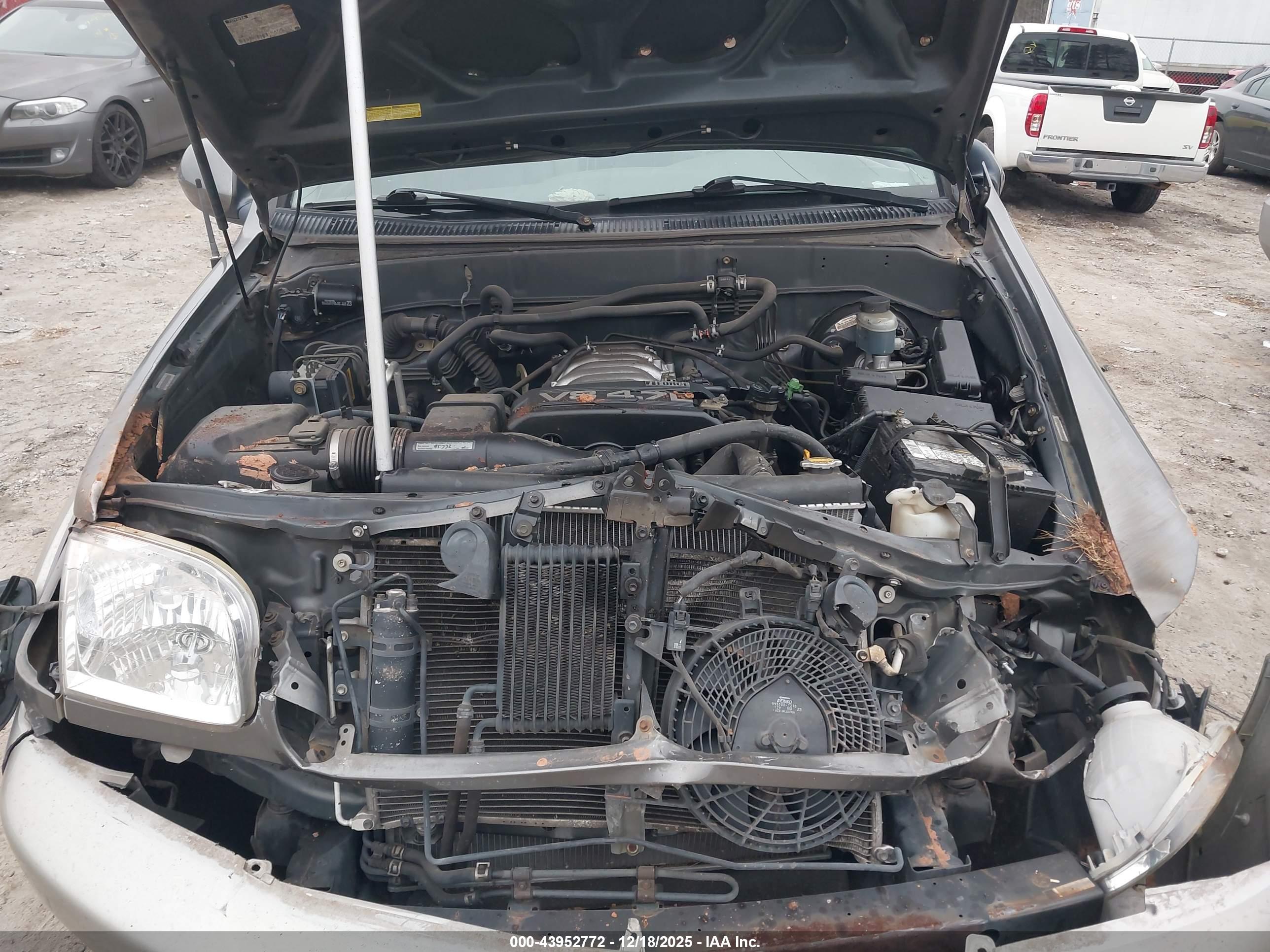 TOYOTA SEQUOIA image 10