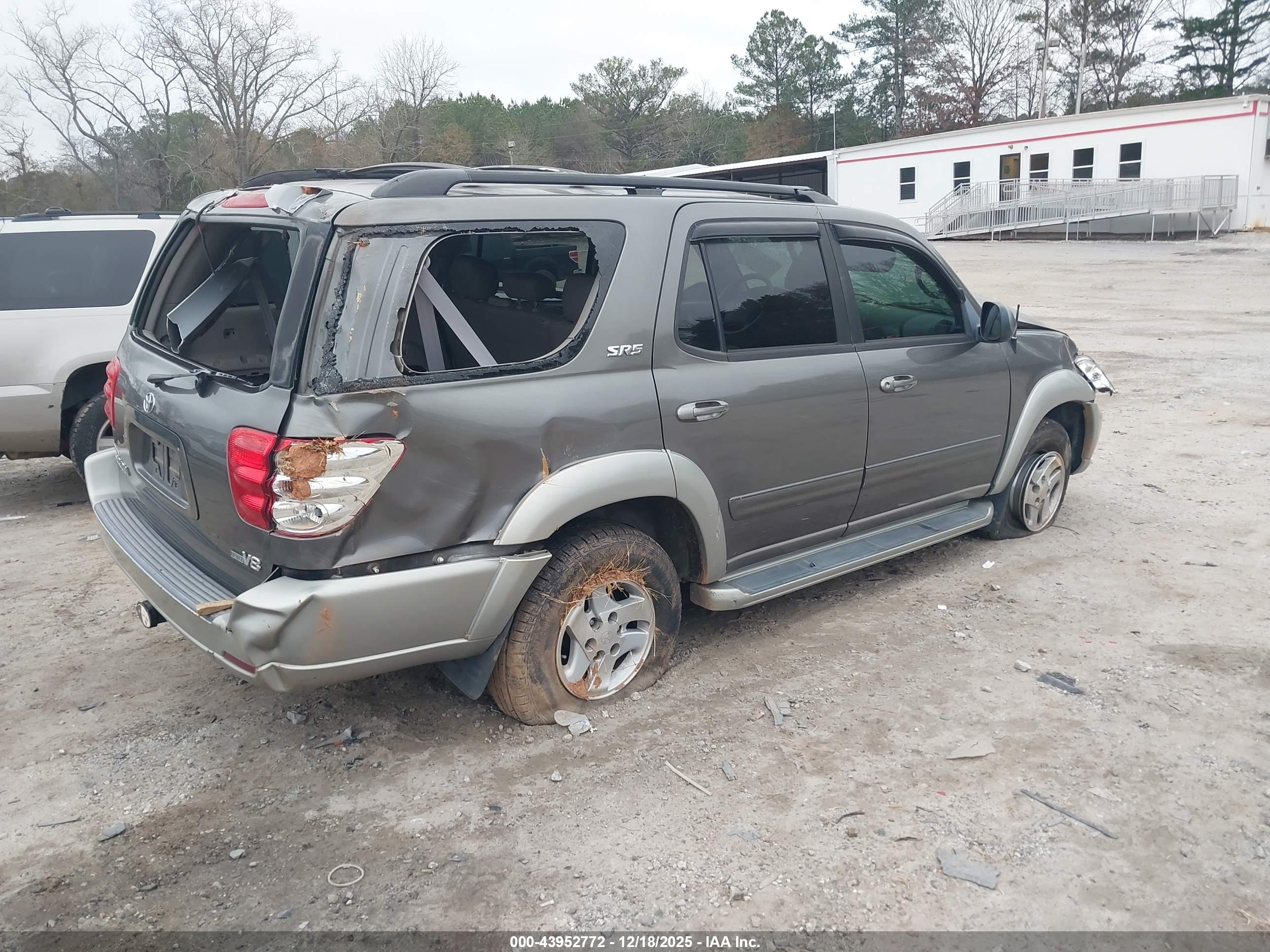 TOYOTA SEQUOIA image 4
