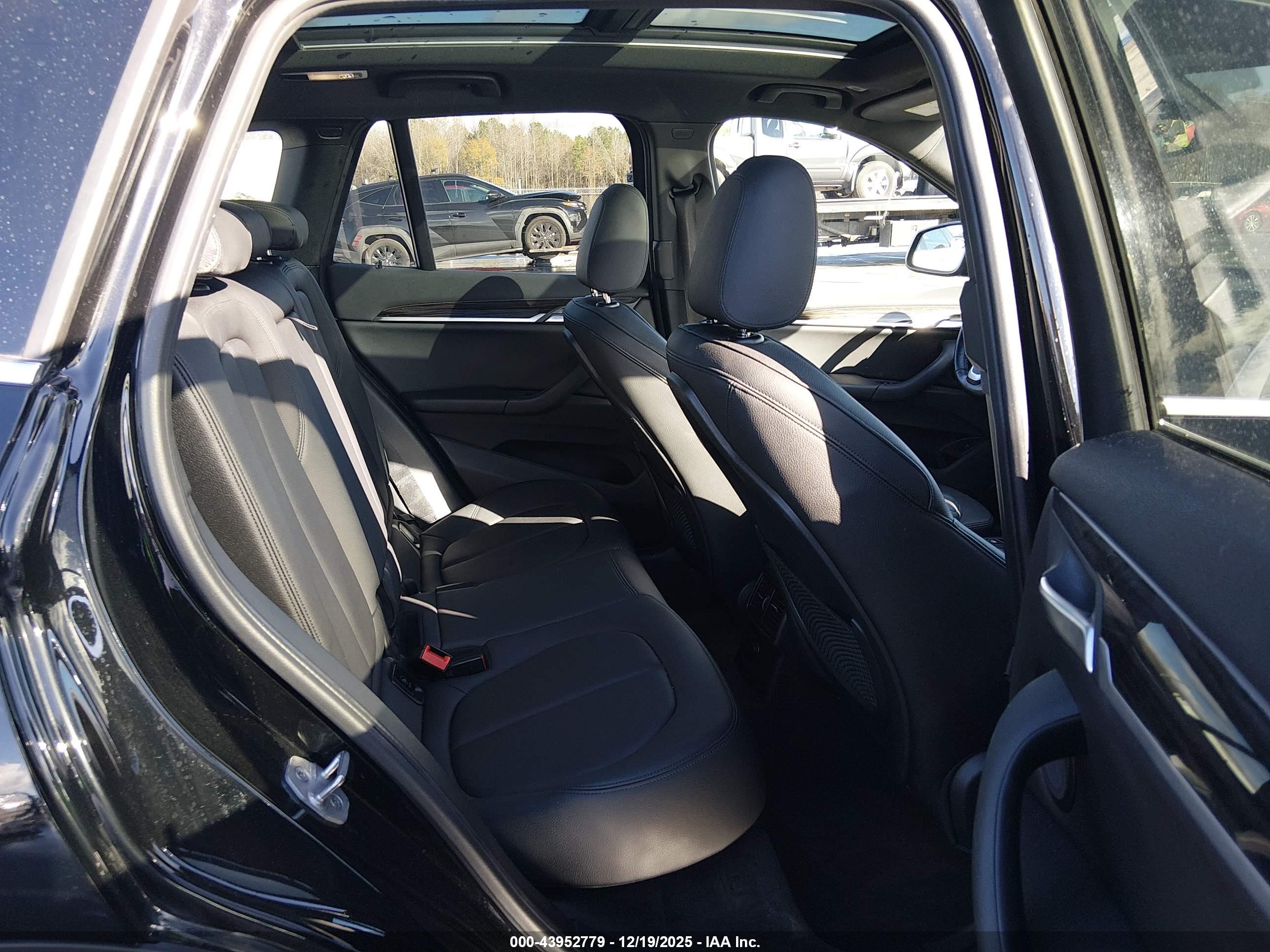 BMW X1 image 8