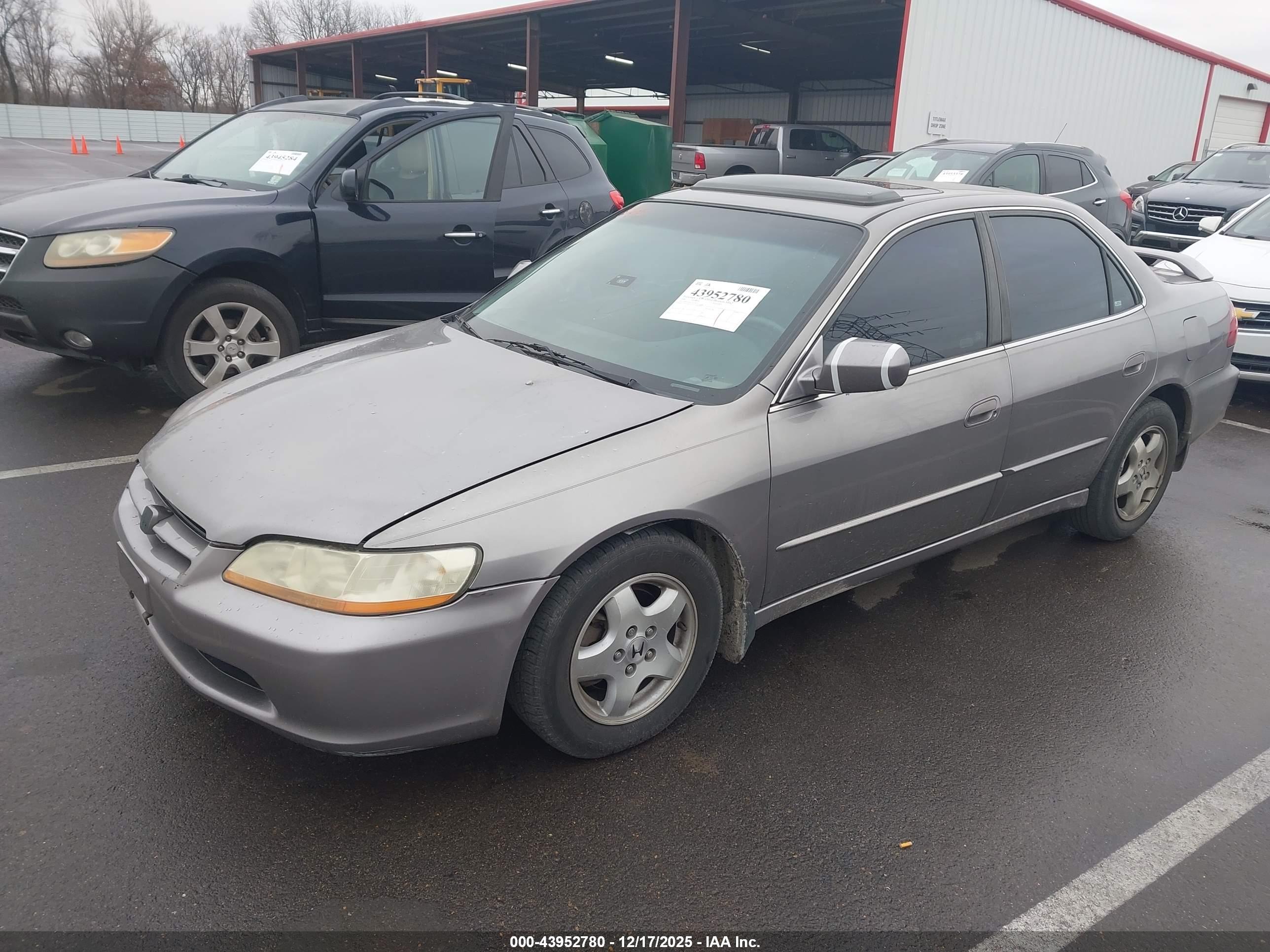 HONDA ACCORD image 2