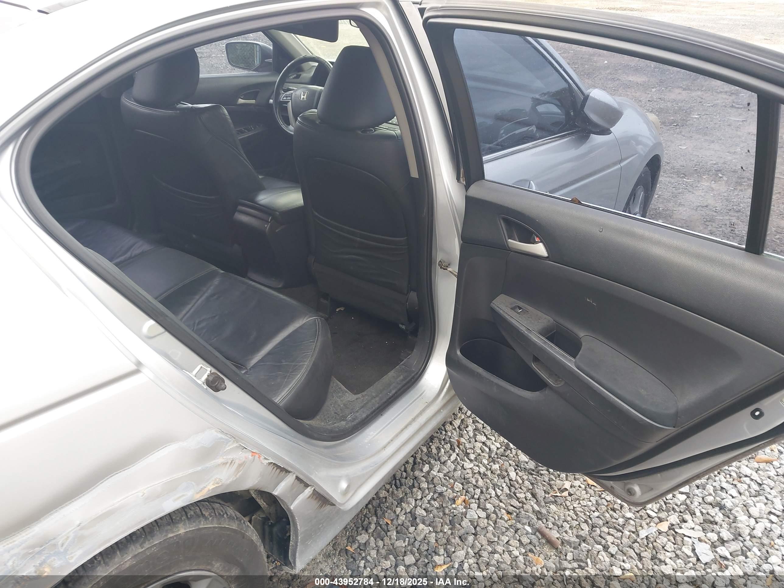 HONDA ACCORD image 8