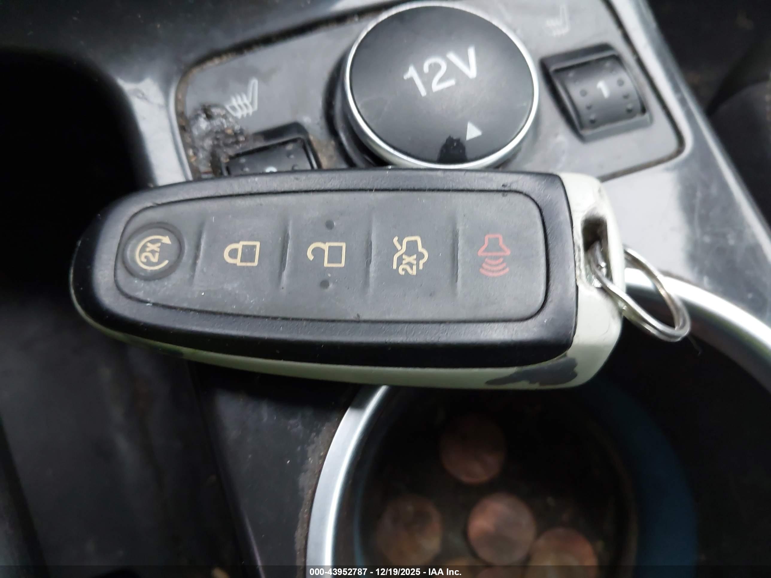 FORD ESCAPE image 11